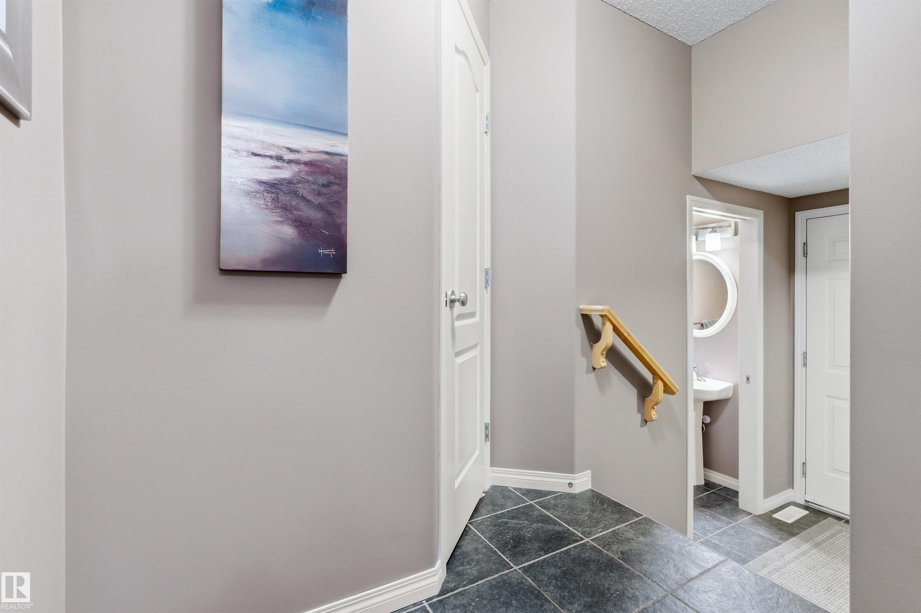 7307 Singer Way, Edmonton, AB - Indoor
