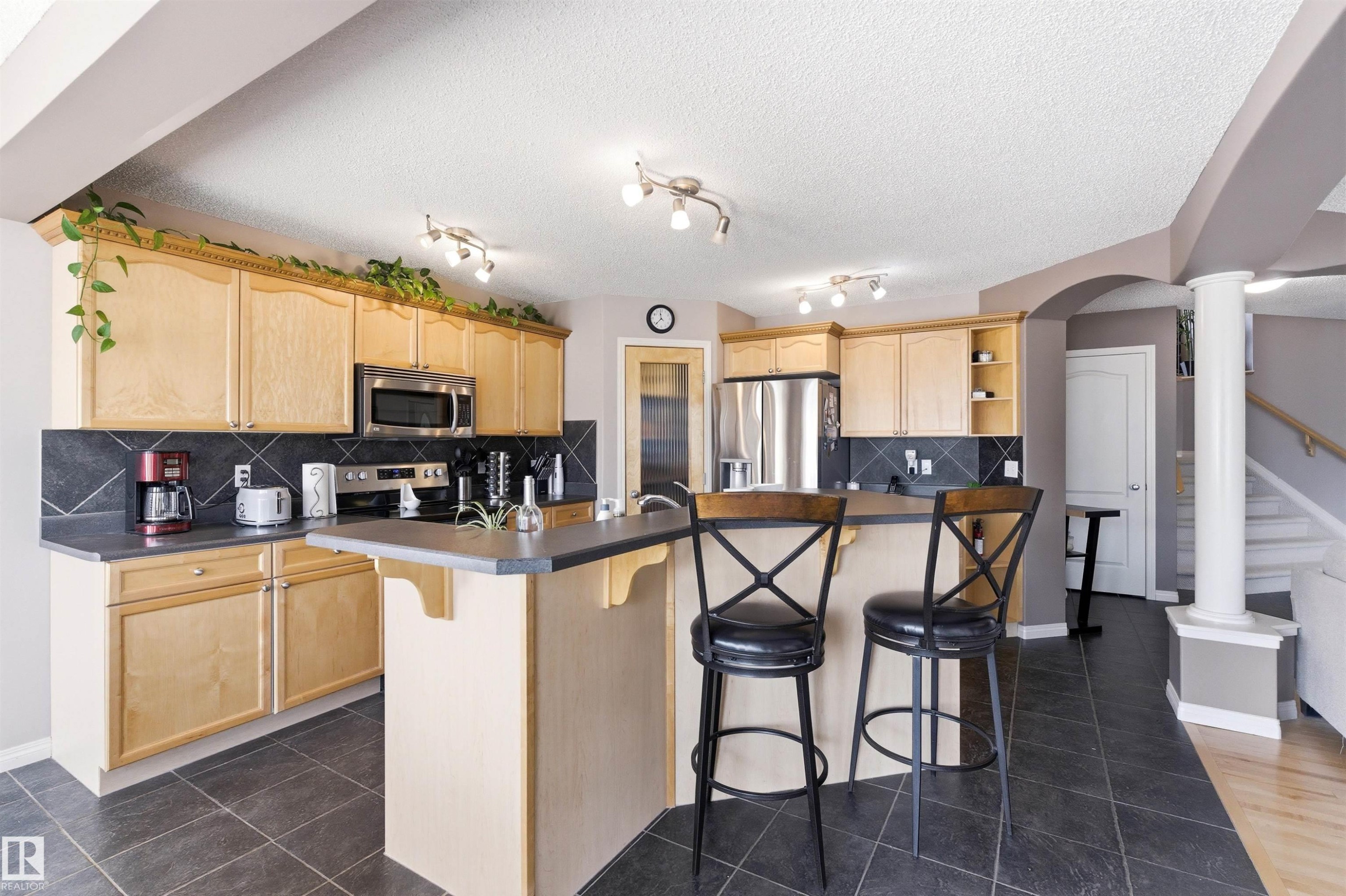7307 Singer Way, Edmonton, AB - Indoor Photo Showing Kitchen With Double Sink