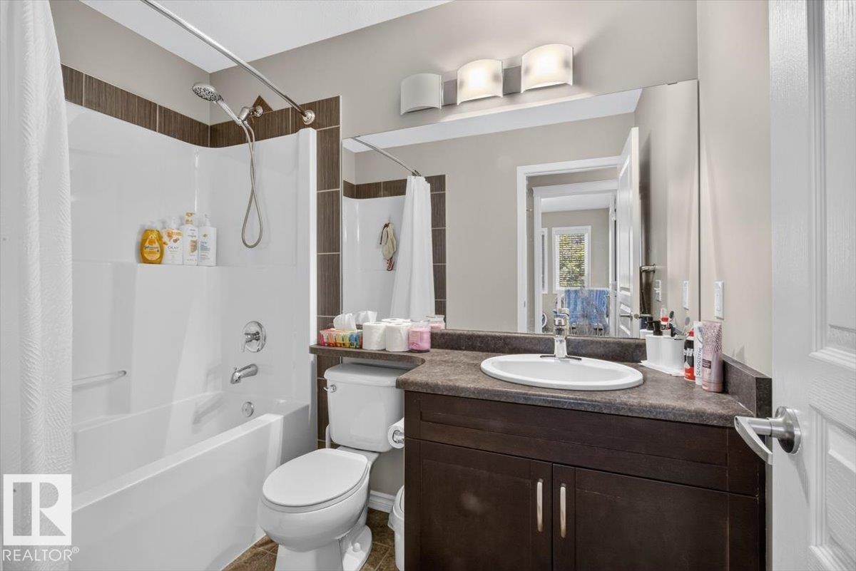 2235 76 Street Sw, Edmonton, AB - Indoor Photo Showing Bathroom