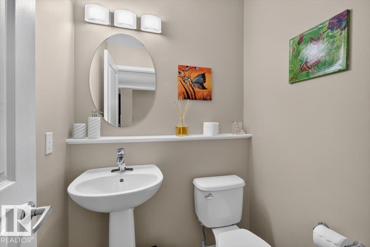 2235 76 Street Sw, Edmonton, AB - Indoor Photo Showing Bathroom