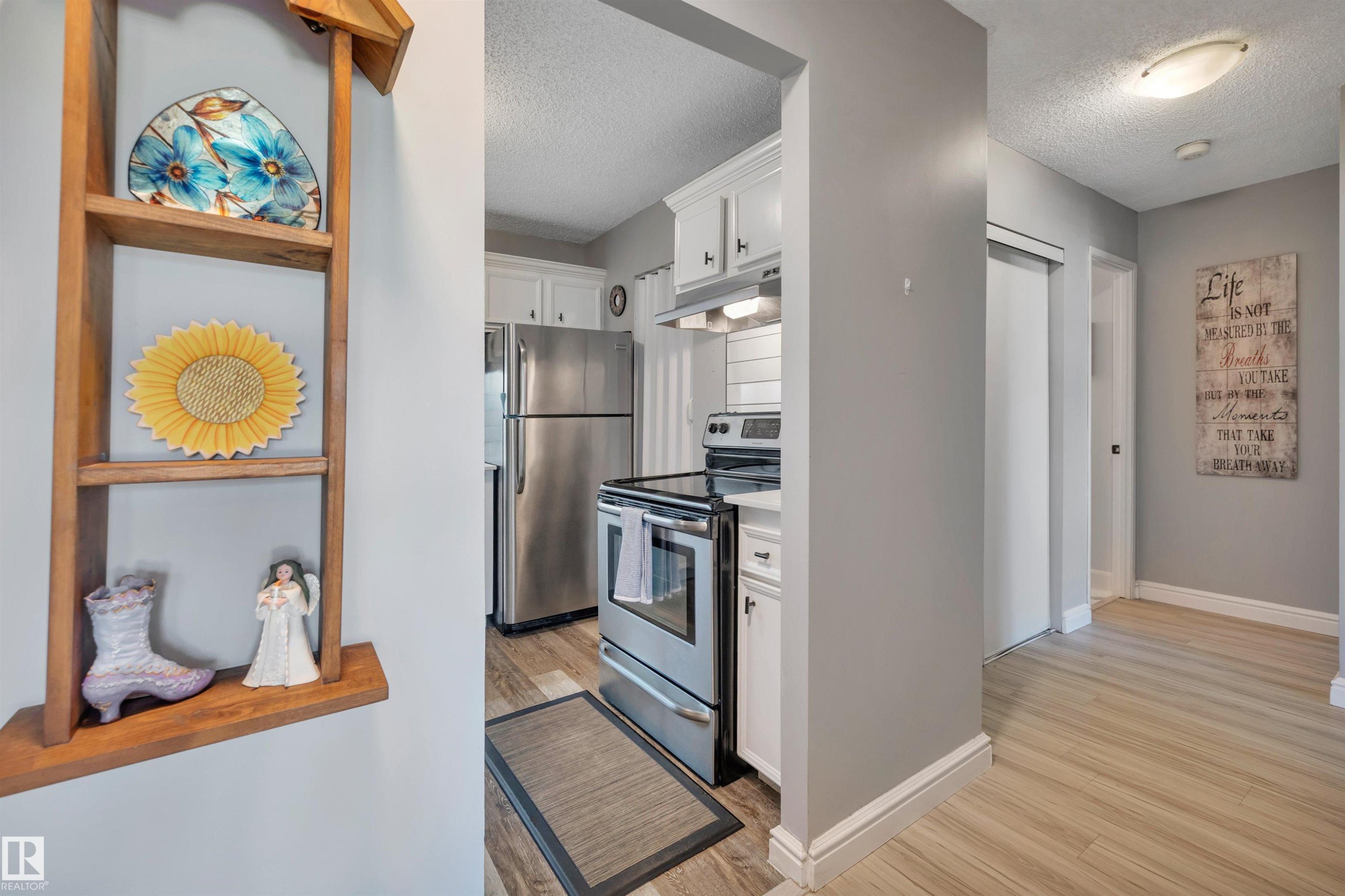 #165 2703 79 St Nw, Edmonton, AB - Indoor Photo Showing Kitchen
