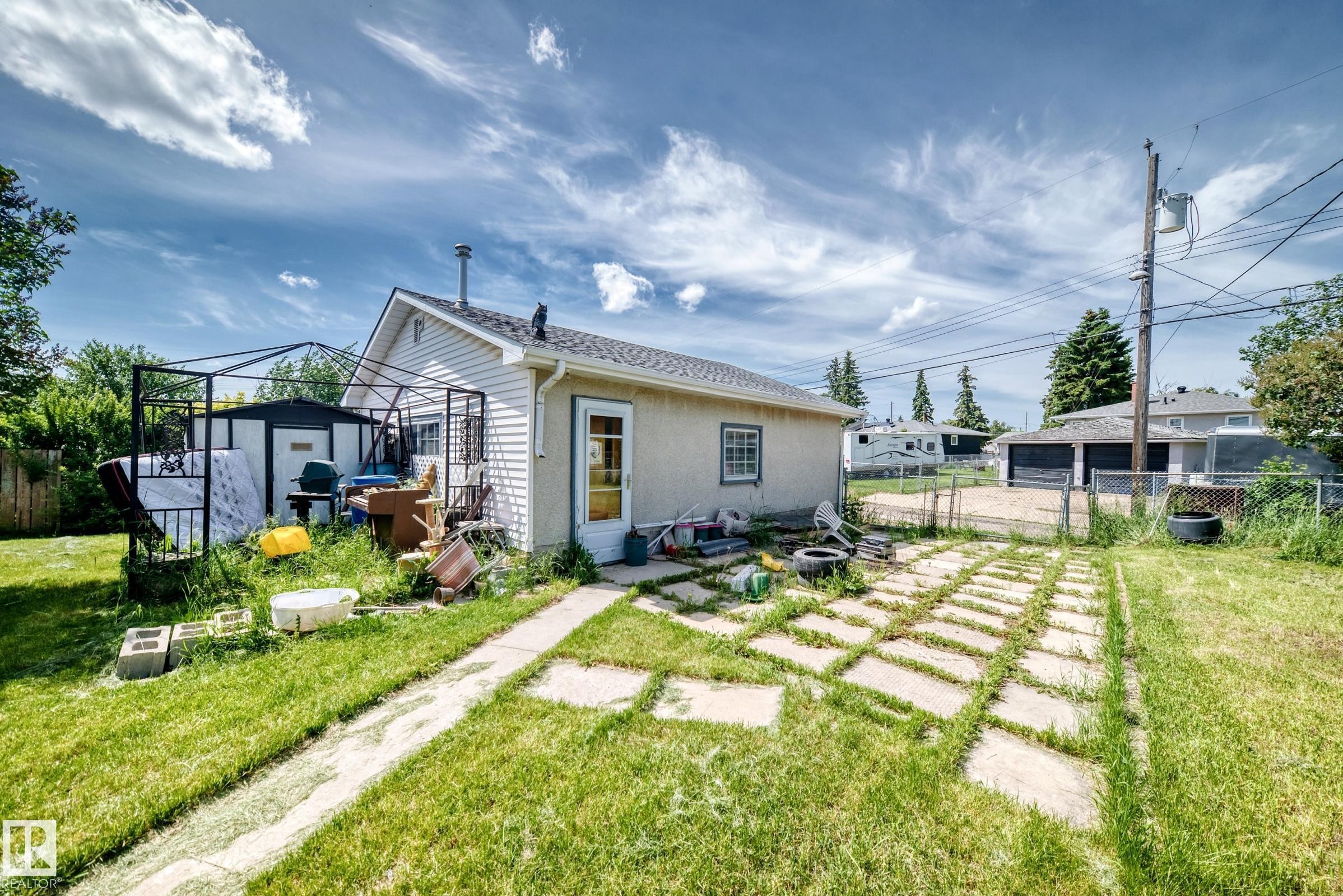 12816 77 Street, Edmonton, AB