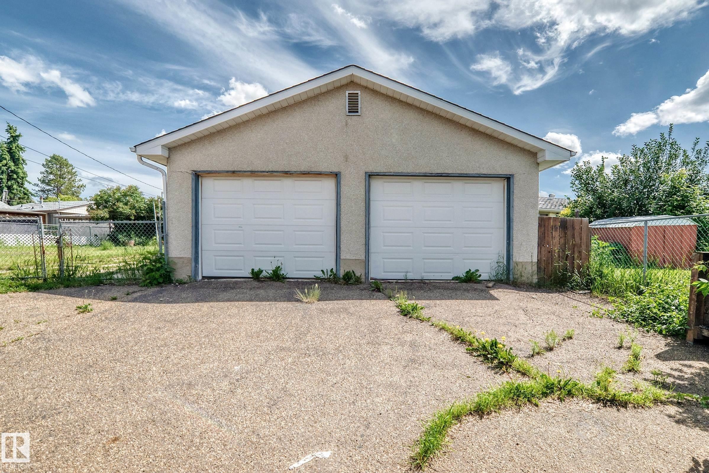 12816 77 Street, Edmonton, AB