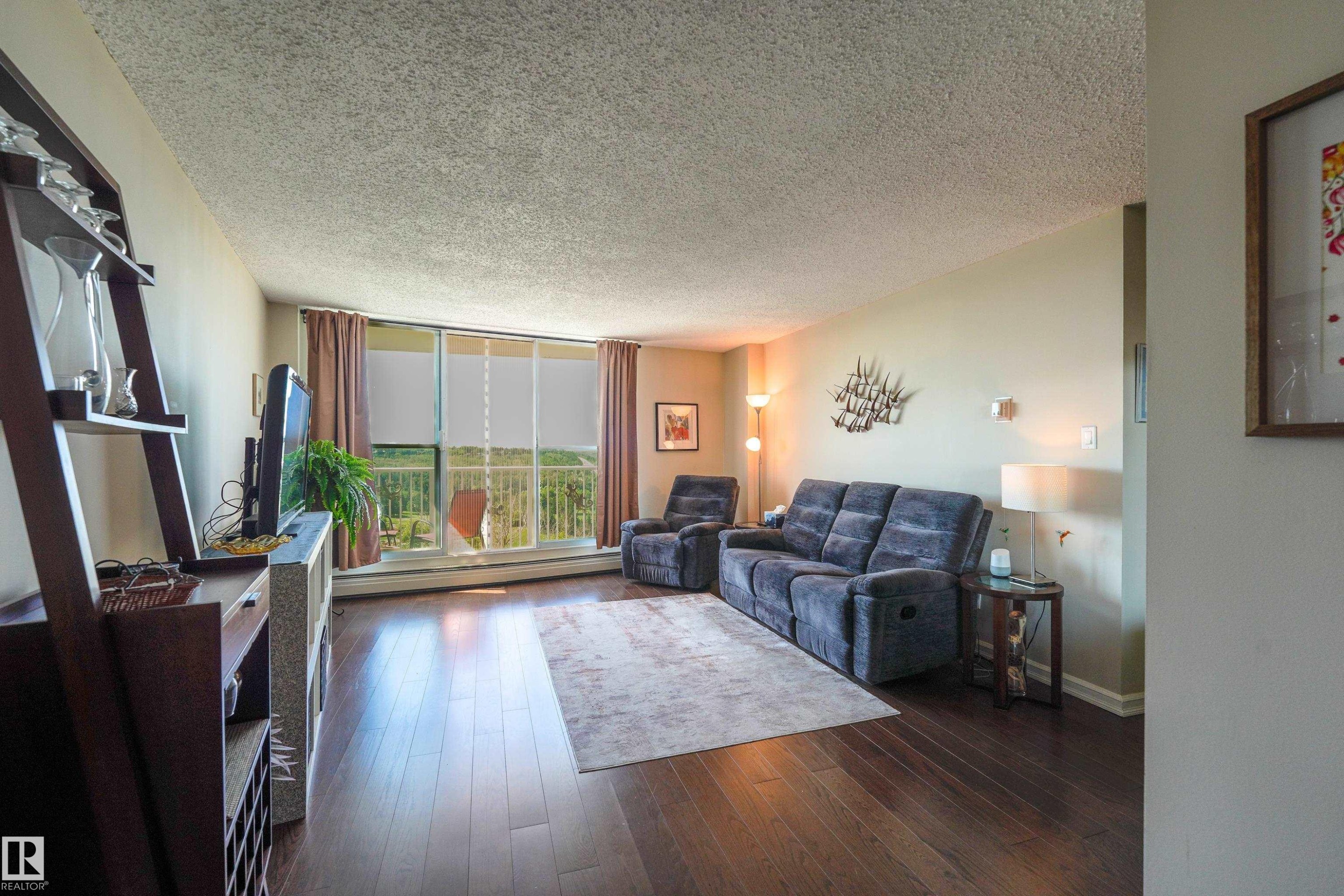305 12121 Jasper Avenue, Edmonton, AB