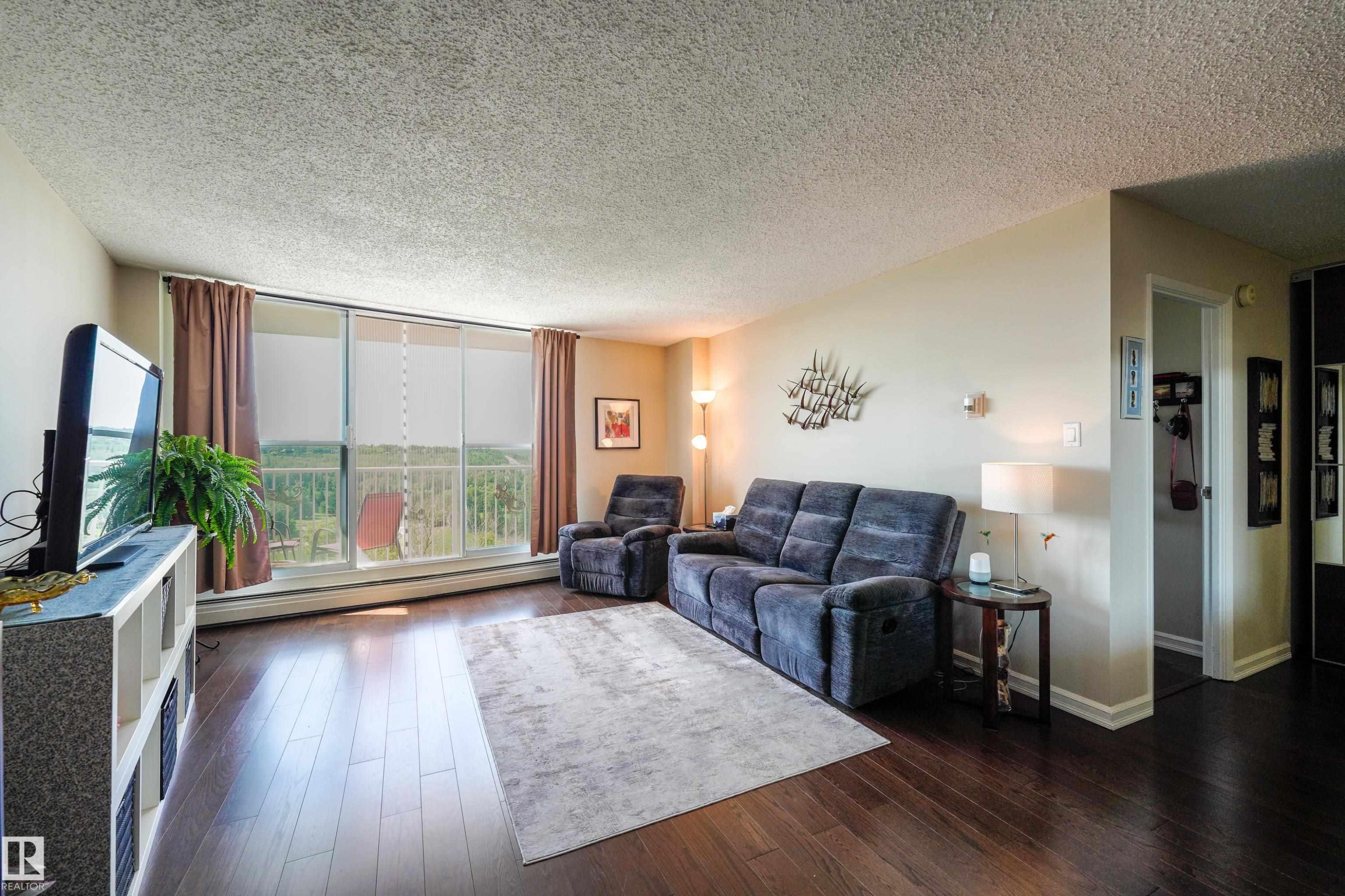 305 12121 Jasper Avenue, Edmonton, AB