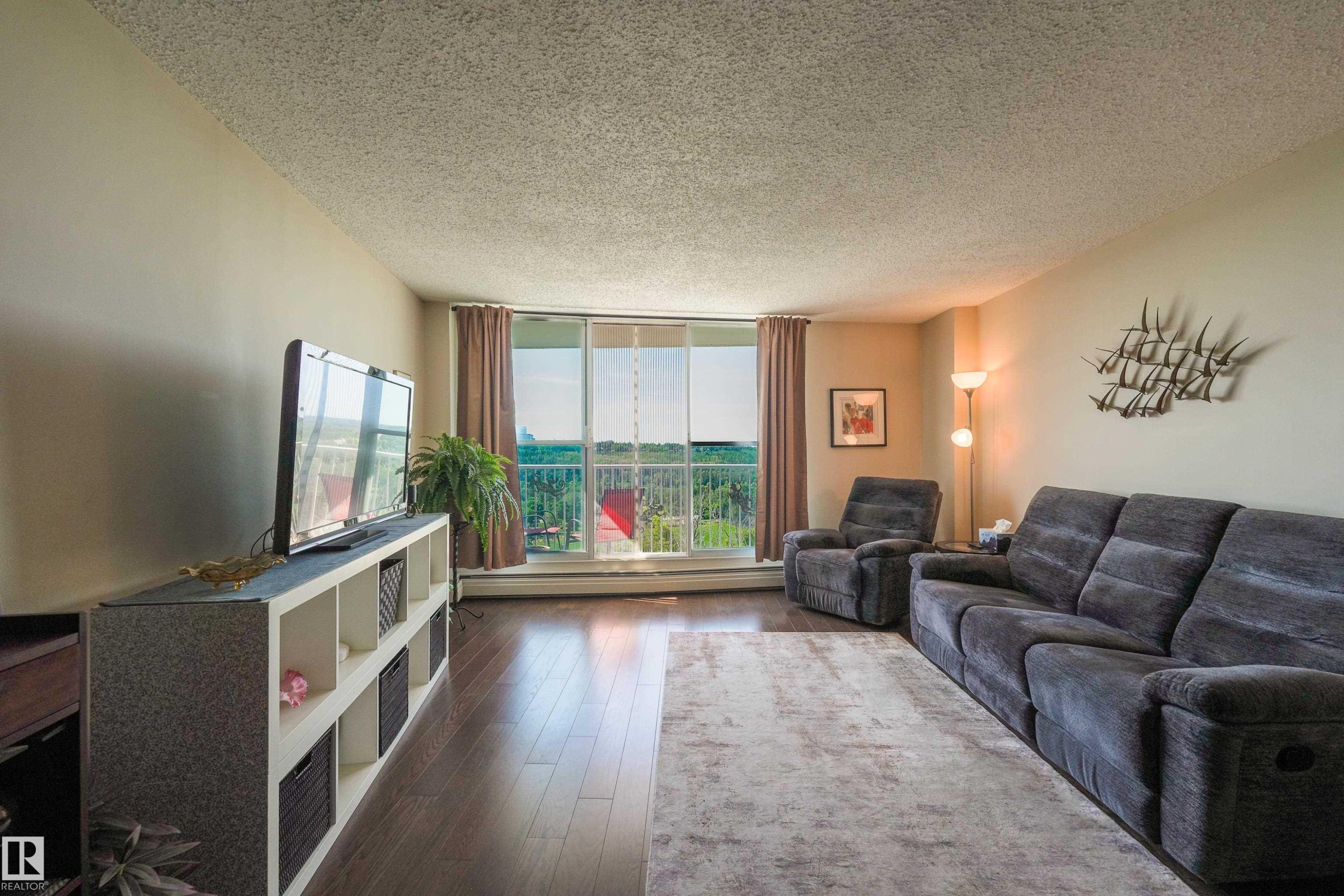 305 12121 Jasper Avenue, Edmonton, AB