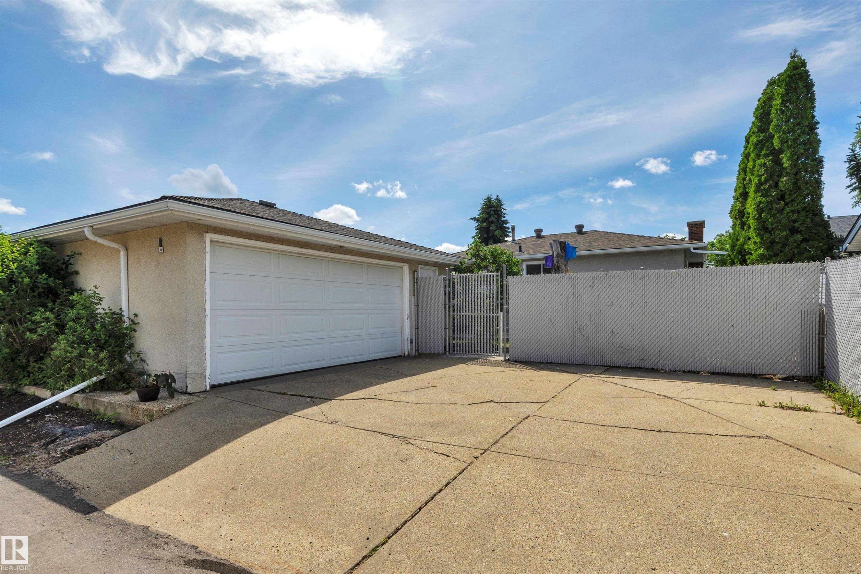 7512 152A Avenue, Edmonton, AB
