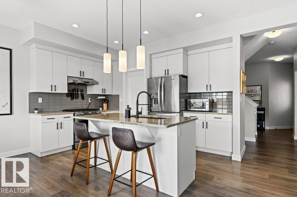 8023 Evans Crescent, Edmonton, AB