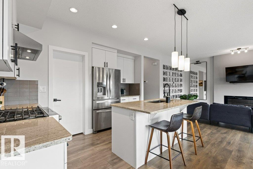 8023 Evans Crescent, Edmonton, AB