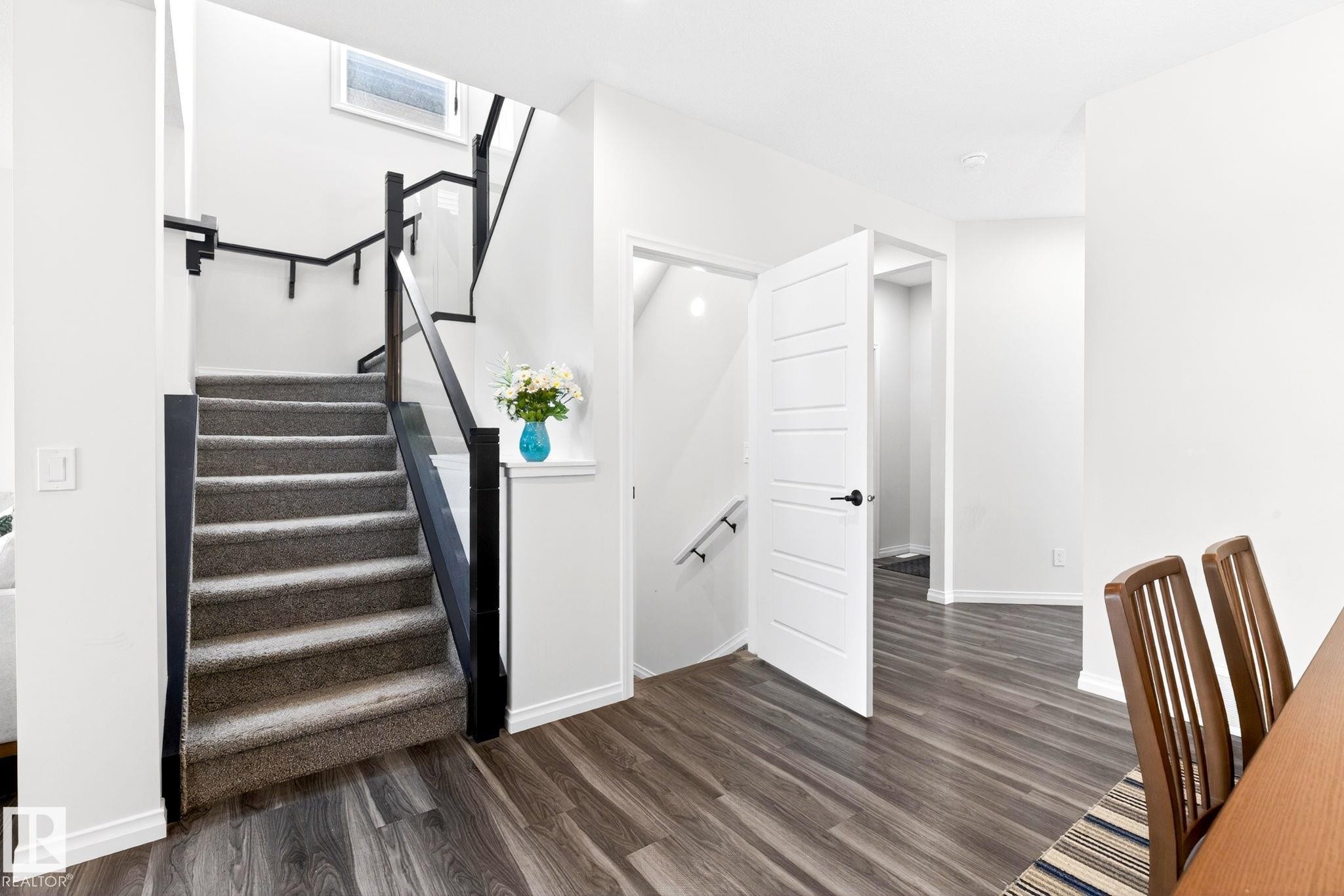 2255 Donaghey Way, Edmonton, AB - Indoor Photo Showing Other Room