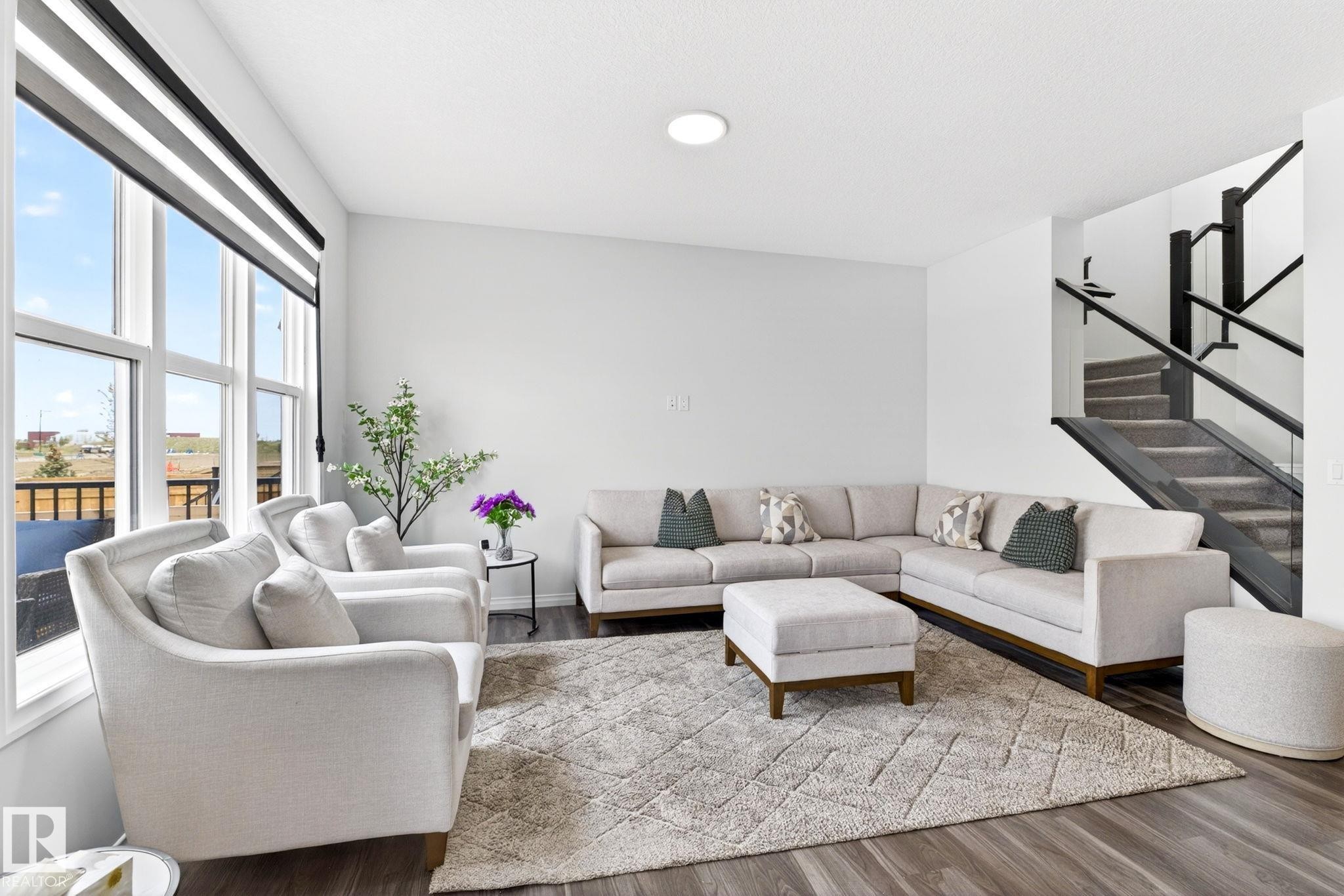 2255 Donaghey Way, Edmonton, AB - Indoor Photo Showing Living Room