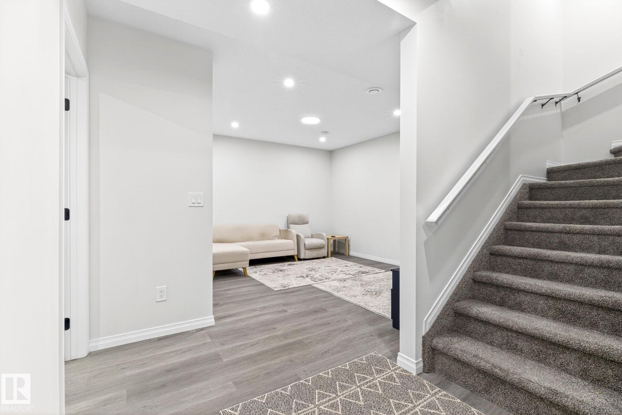 2255 Donaghey Way, Edmonton, AB - Indoor Photo Showing Other Room