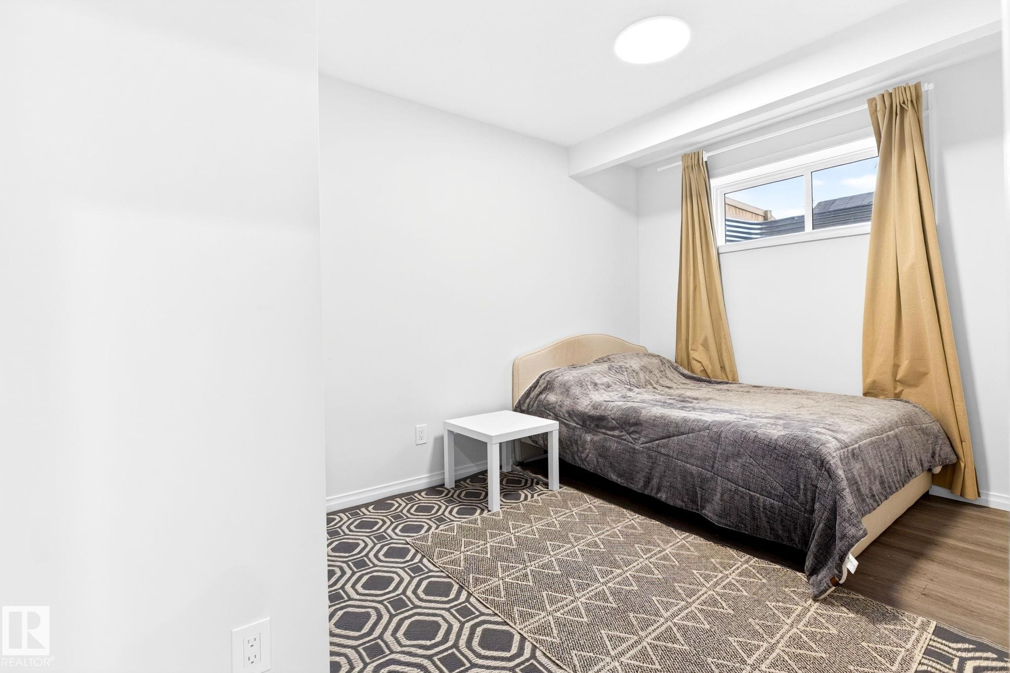 2255 Donaghey Way, Edmonton, AB - Indoor Photo Showing Bedroom