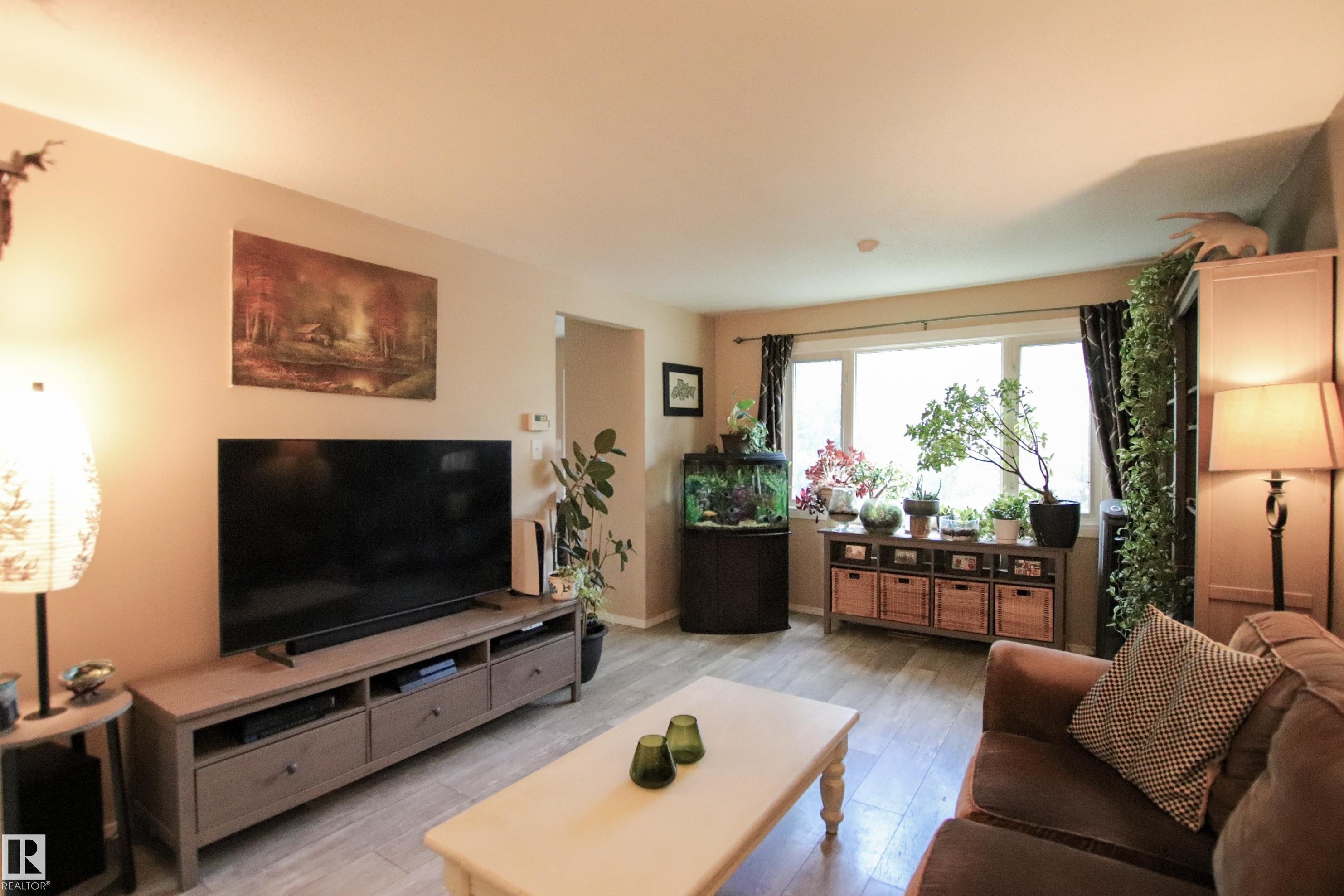 10D Twin Terrace, Edmonton, AB - Indoor Photo Showing Living Room