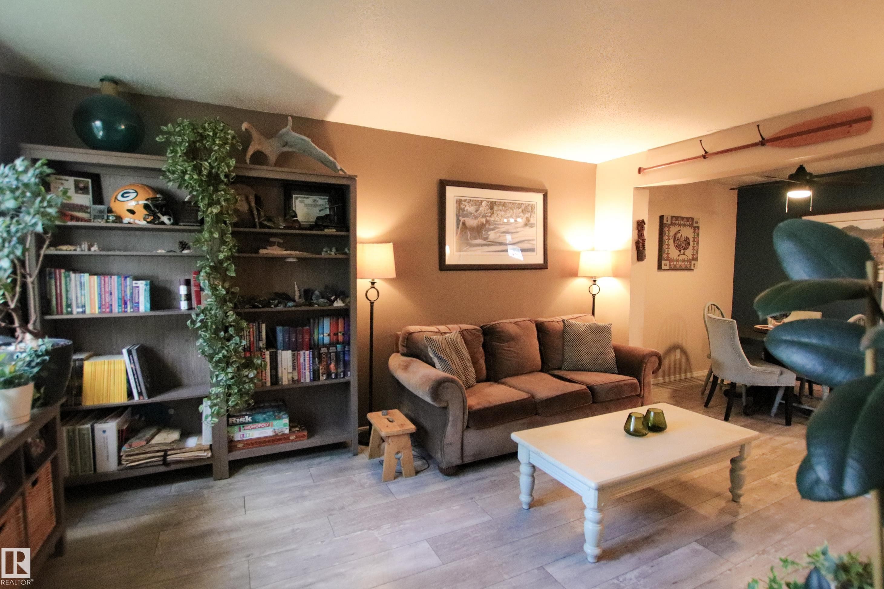 10D Twin Terrace, Edmonton, AB - Indoor Photo Showing Living Room