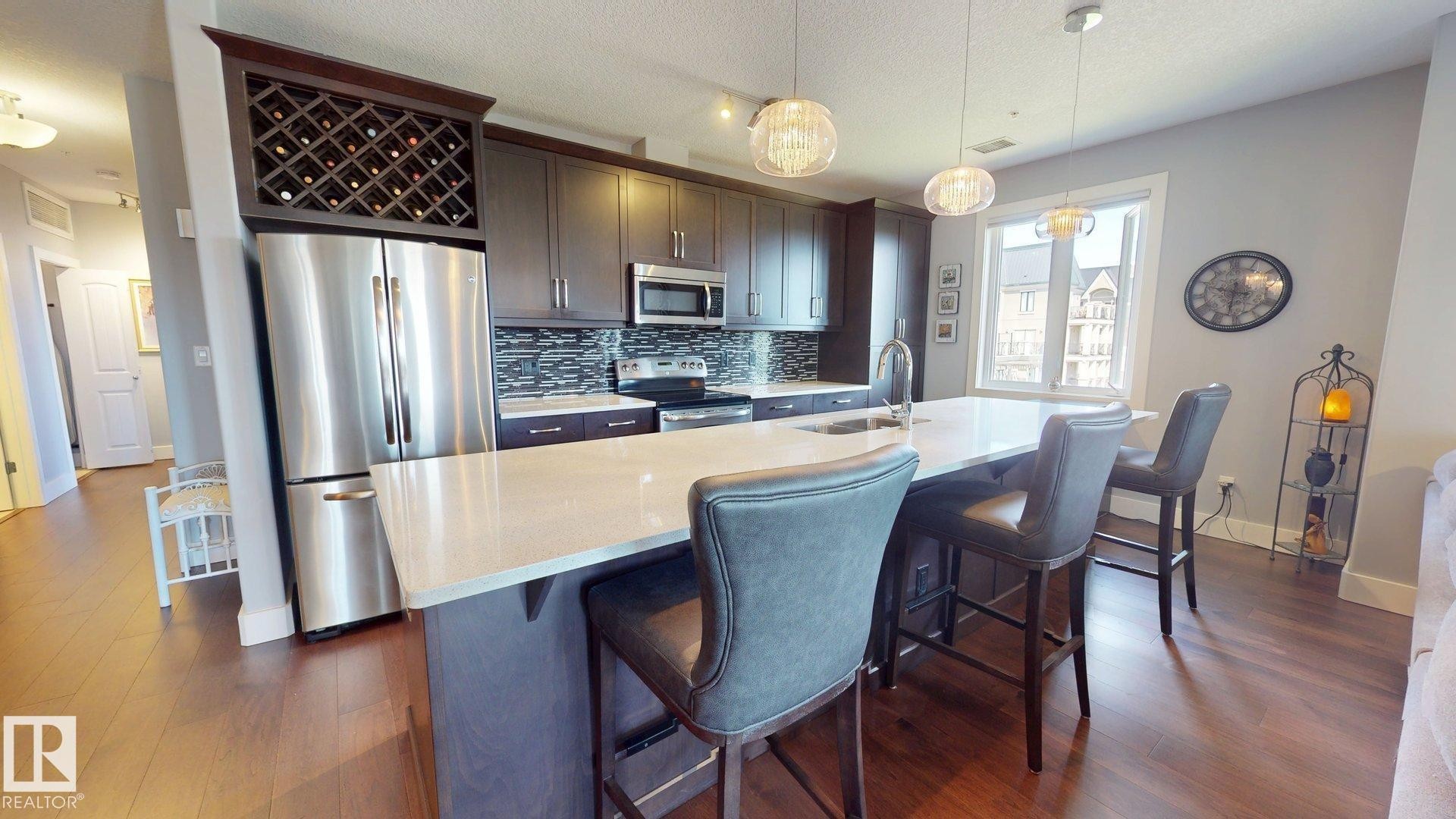 #355 6079 Maynard Wy Nw, Edmonton, AB - Indoor