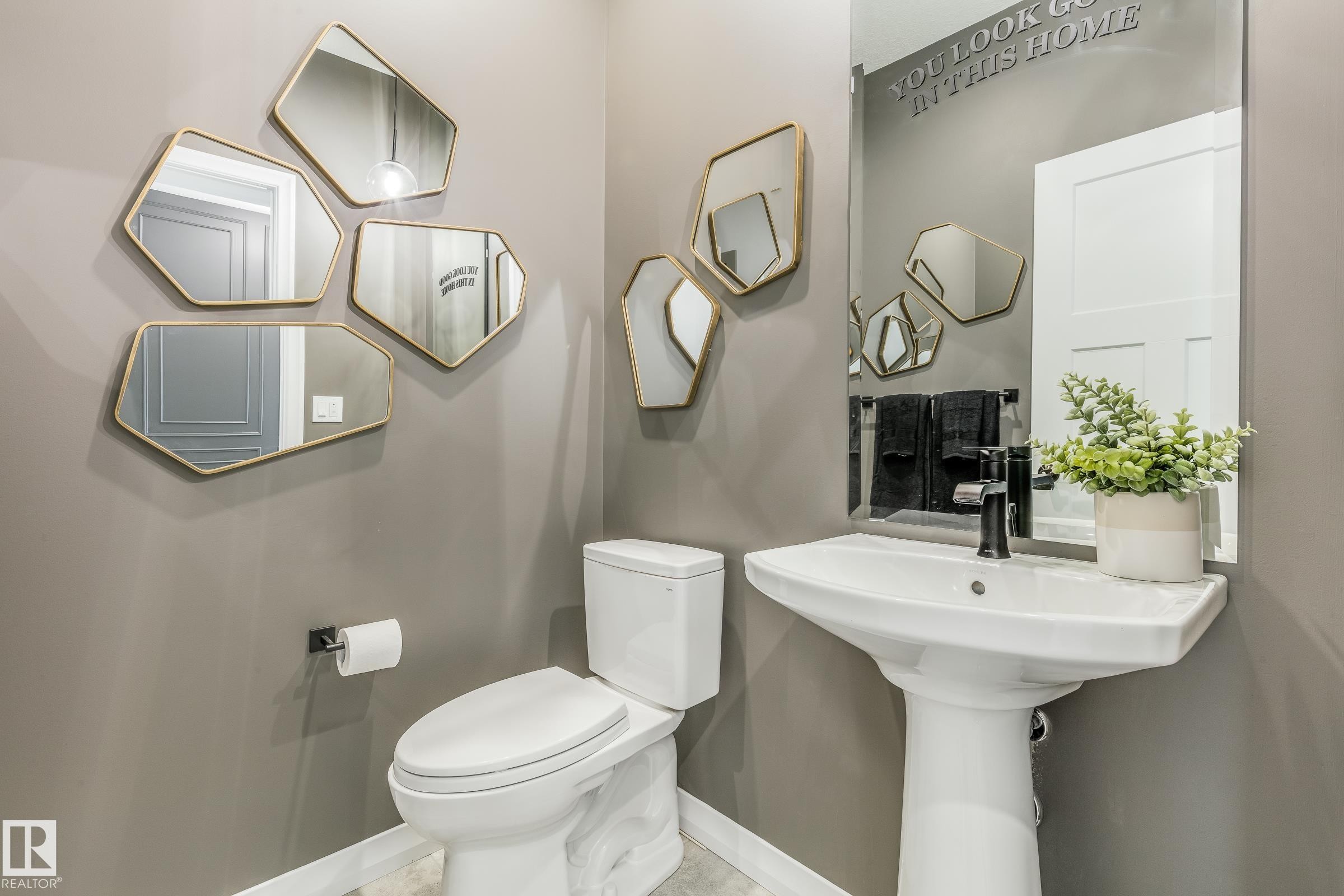 17423 7 Street, Edmonton, AB - Indoor Photo Showing Bathroom