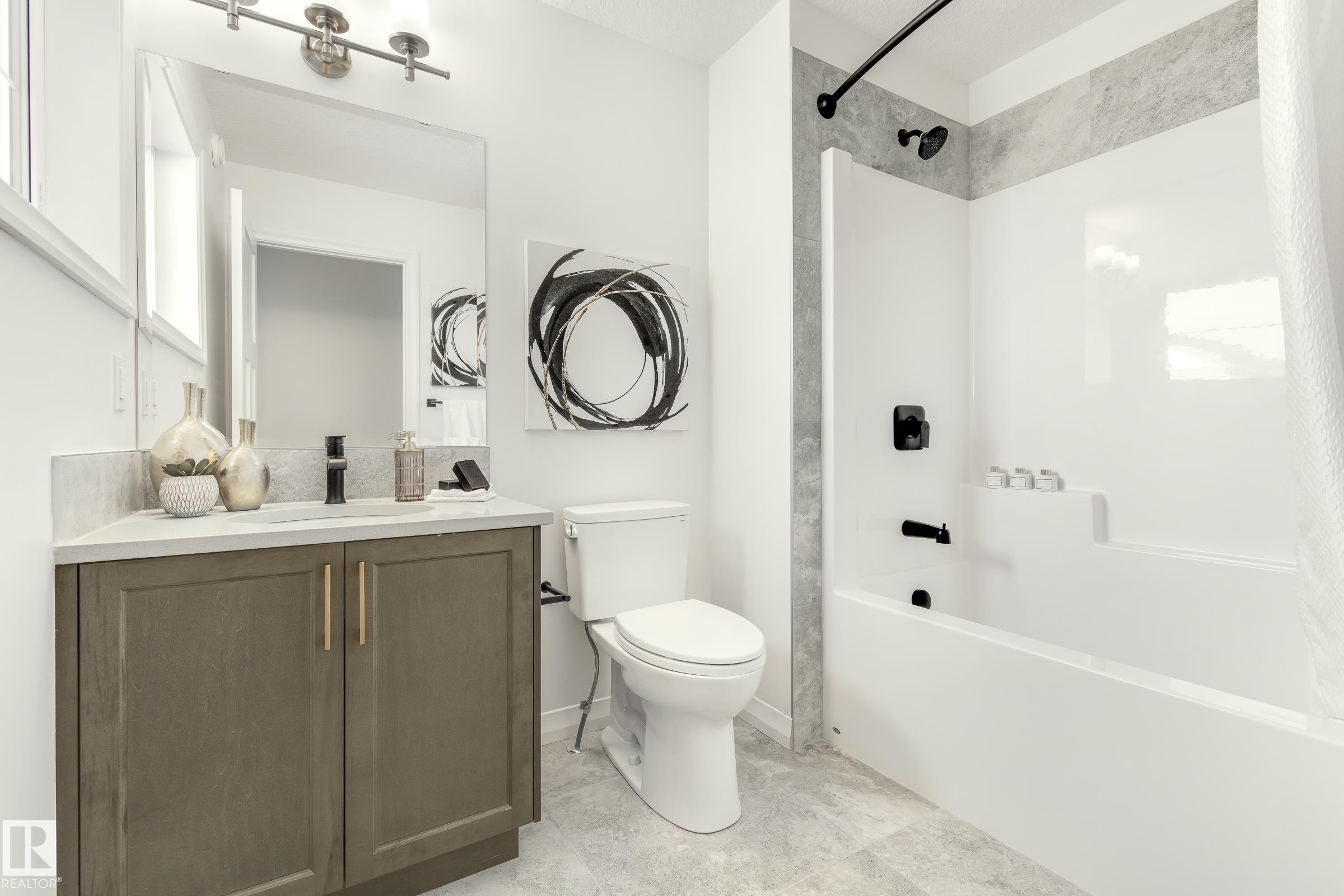 17423 7 Street, Edmonton, AB - Indoor Photo Showing Bathroom
