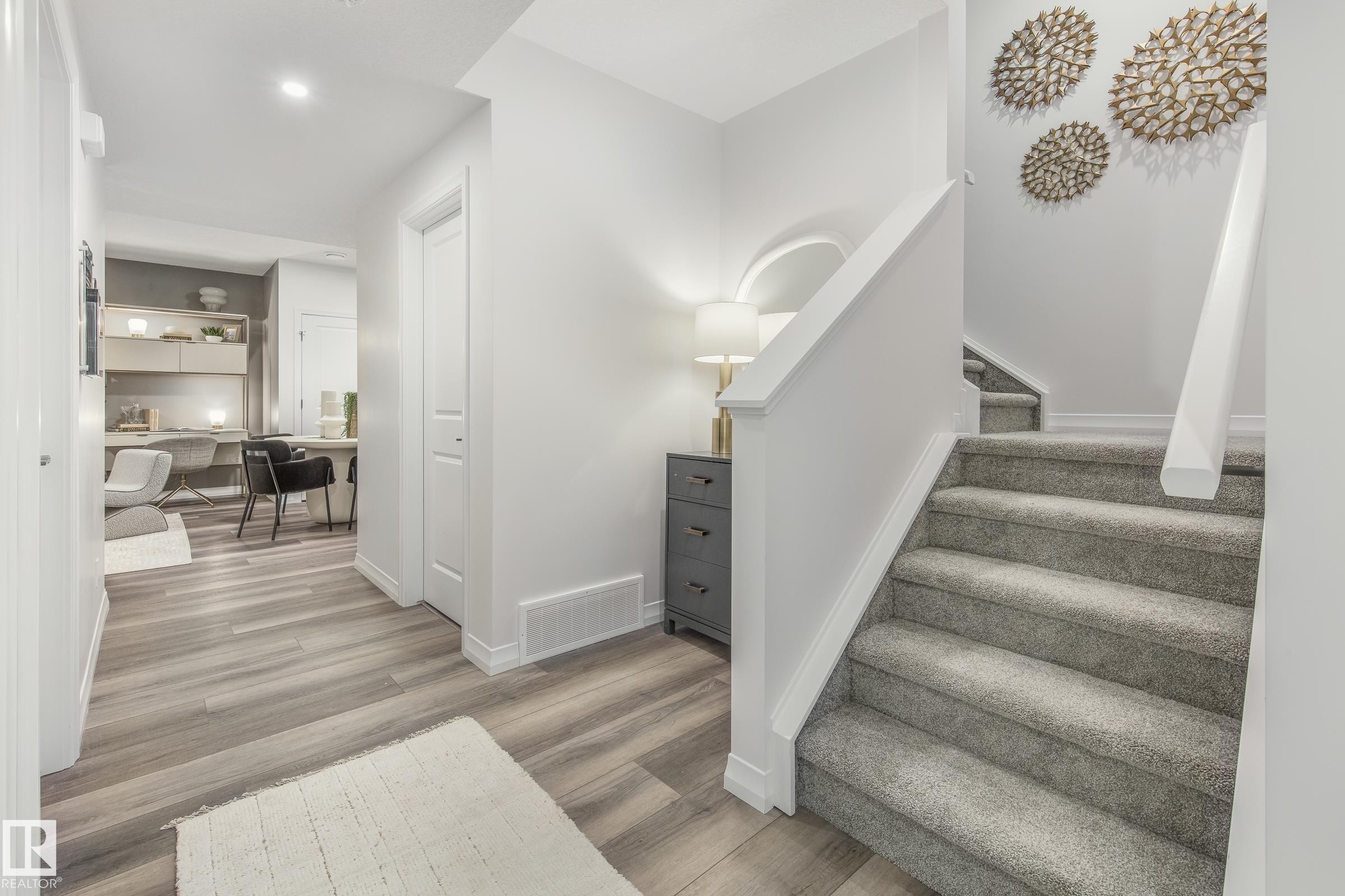 17423 7 Street, Edmonton, AB - Indoor Photo Showing Other Room
