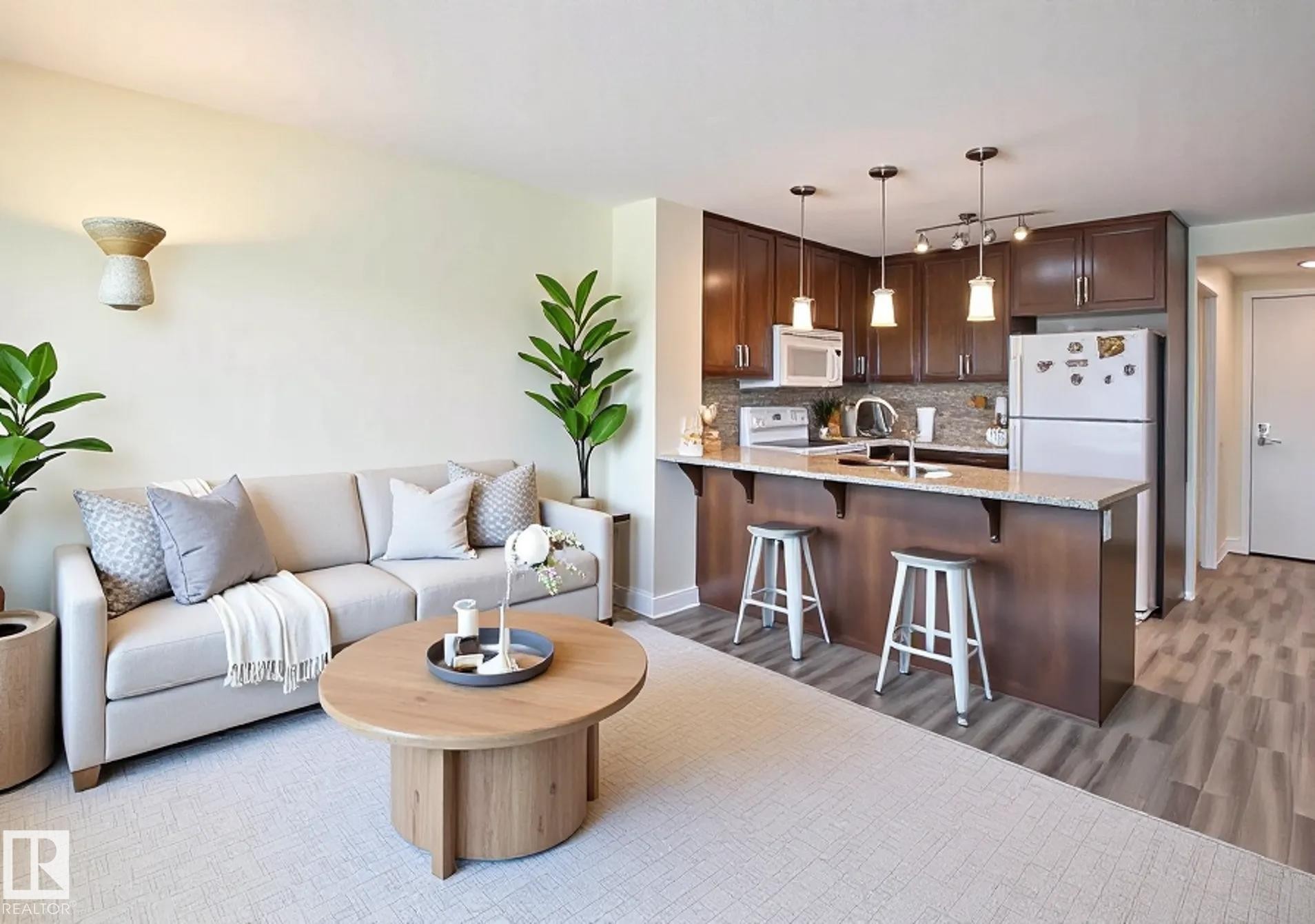 #210 3670 139 Av Nw, Edmonton, AB - Indoor