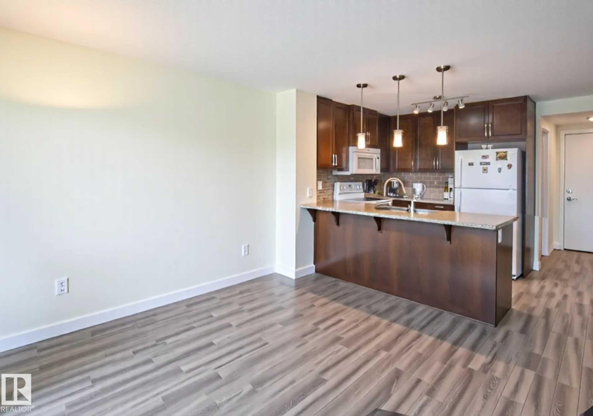 #210 3670 139 Av Nw, Edmonton, AB - Indoor Photo Showing Kitchen