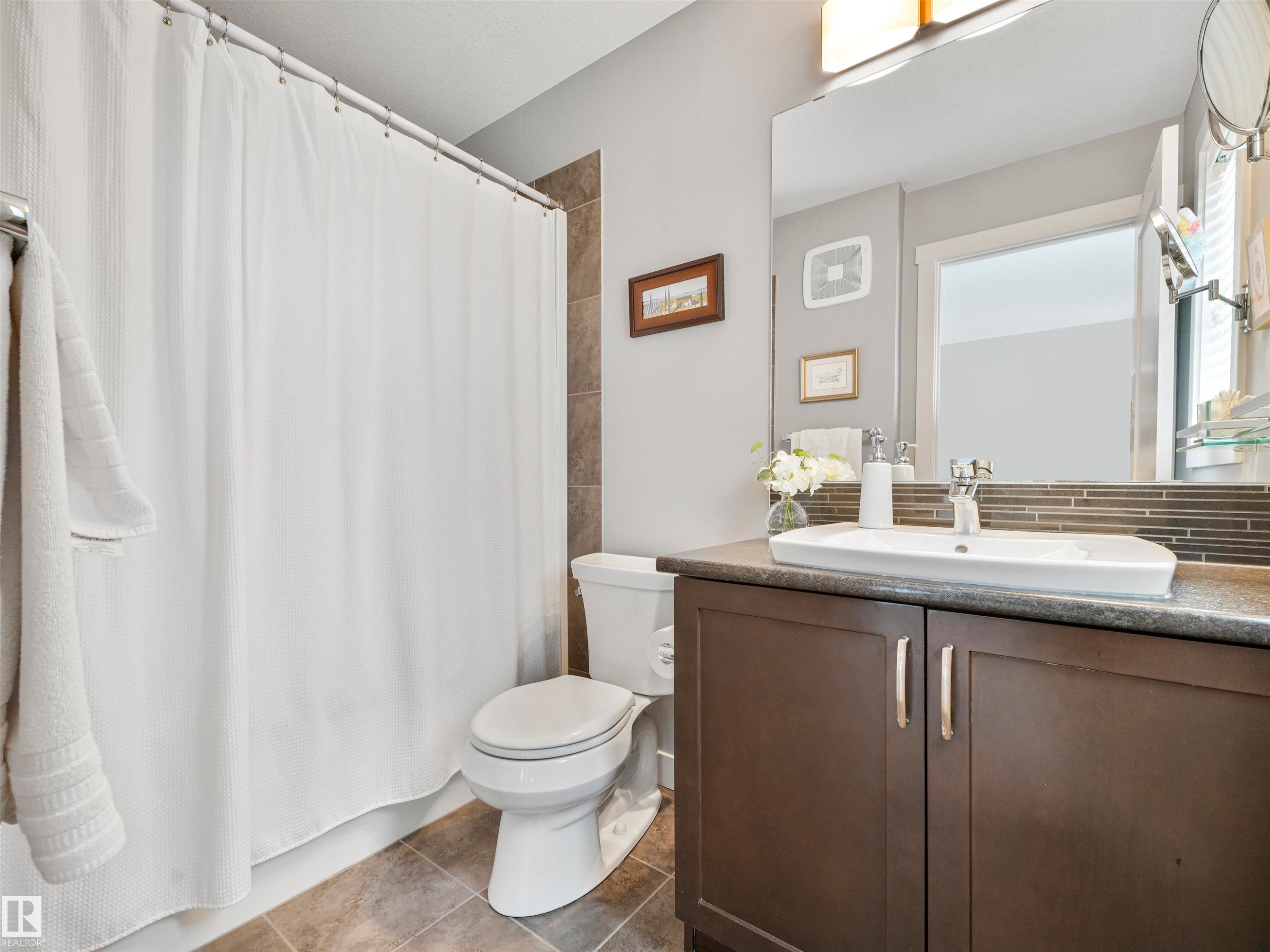 1277 Starling Drive, Edmonton, AB - Indoor Photo Showing Bathroom