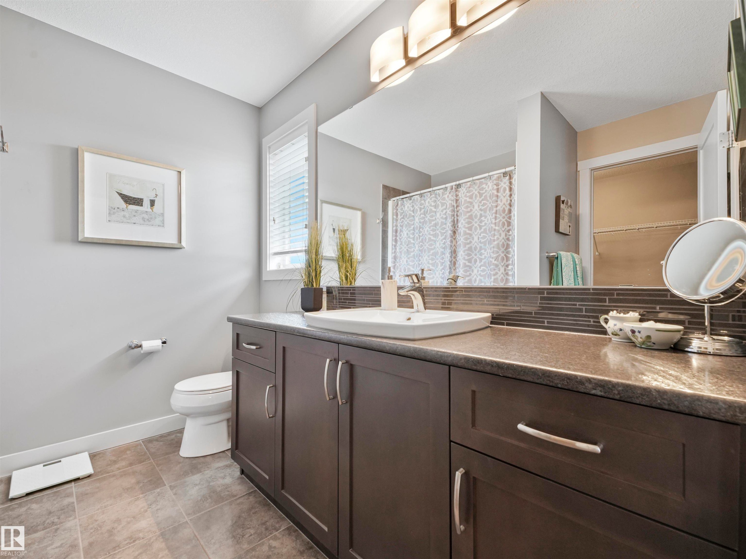 1277 Starling Drive, Edmonton, AB - Indoor Photo Showing Bathroom