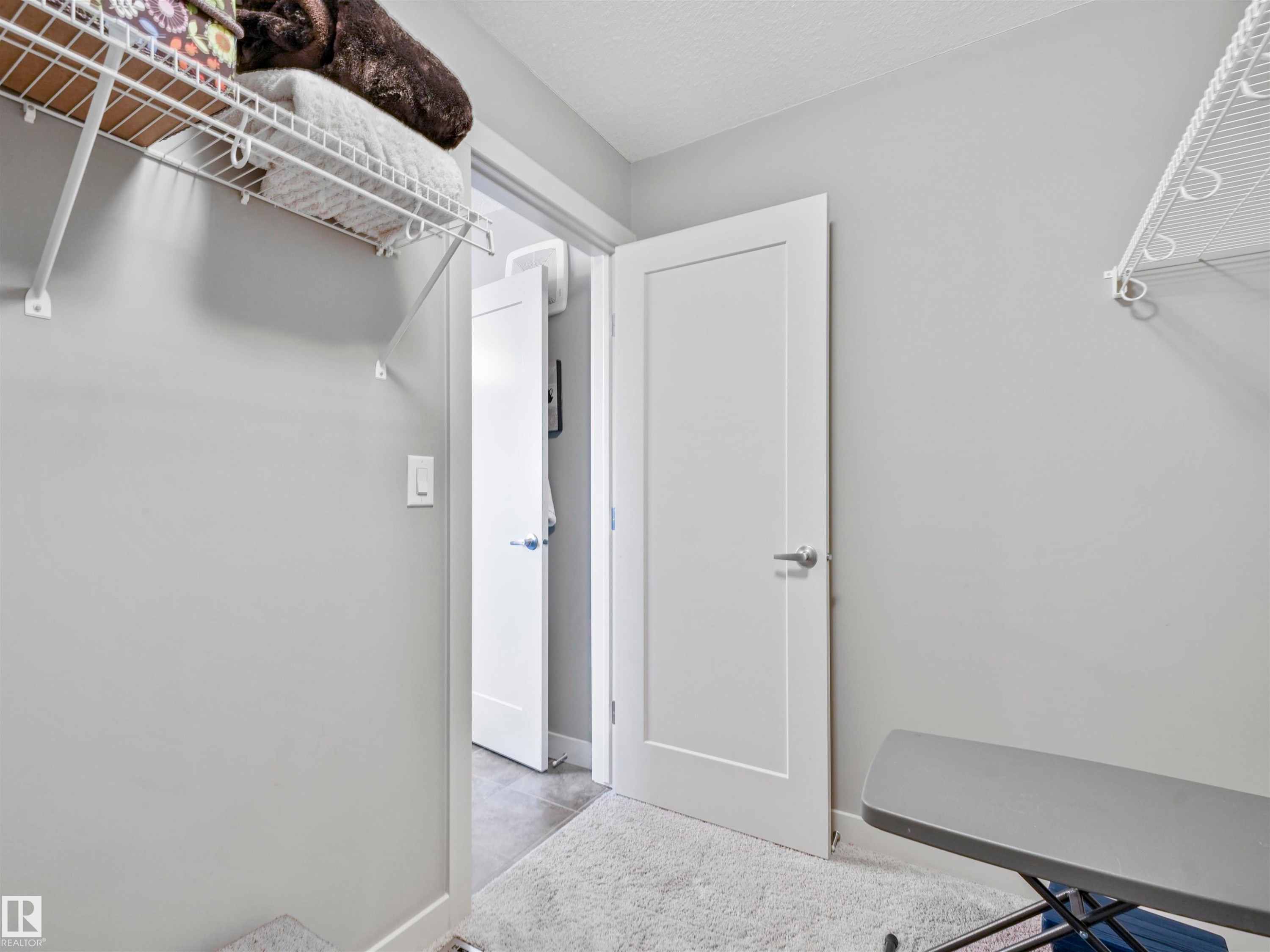 1277 Starling Drive, Edmonton, AB - Indoor