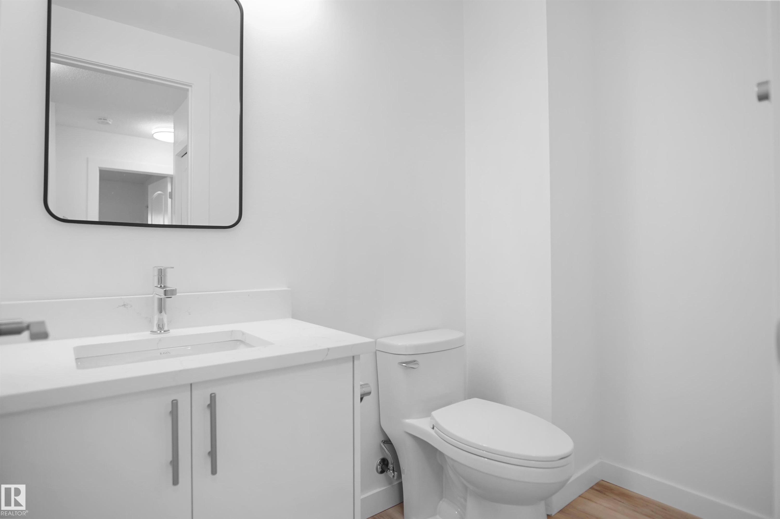10018 173 Avenue, Edmonton, AB - Indoor Photo Showing Bathroom