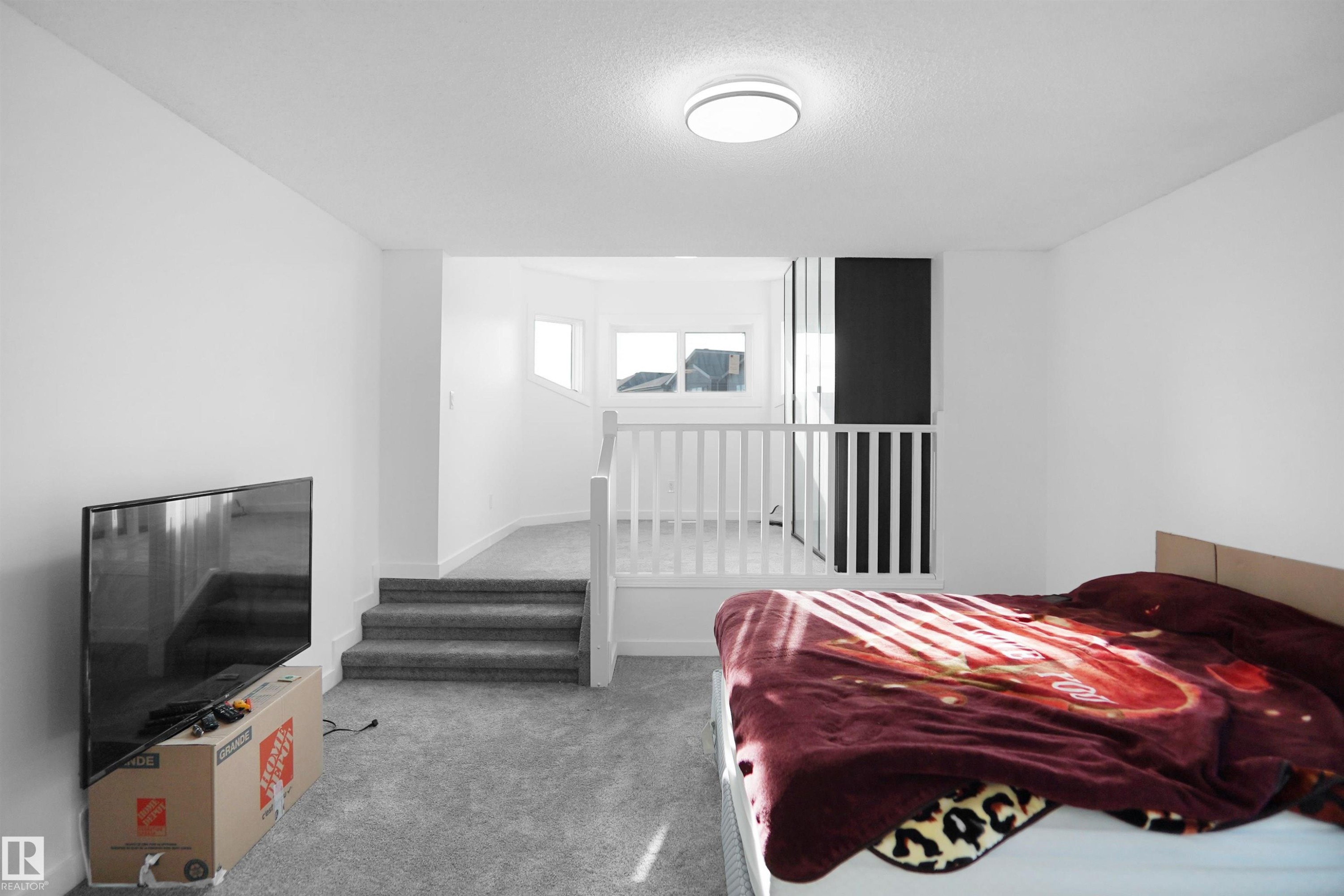 10018 173 Avenue, Edmonton, AB - Indoor Photo Showing Bedroom