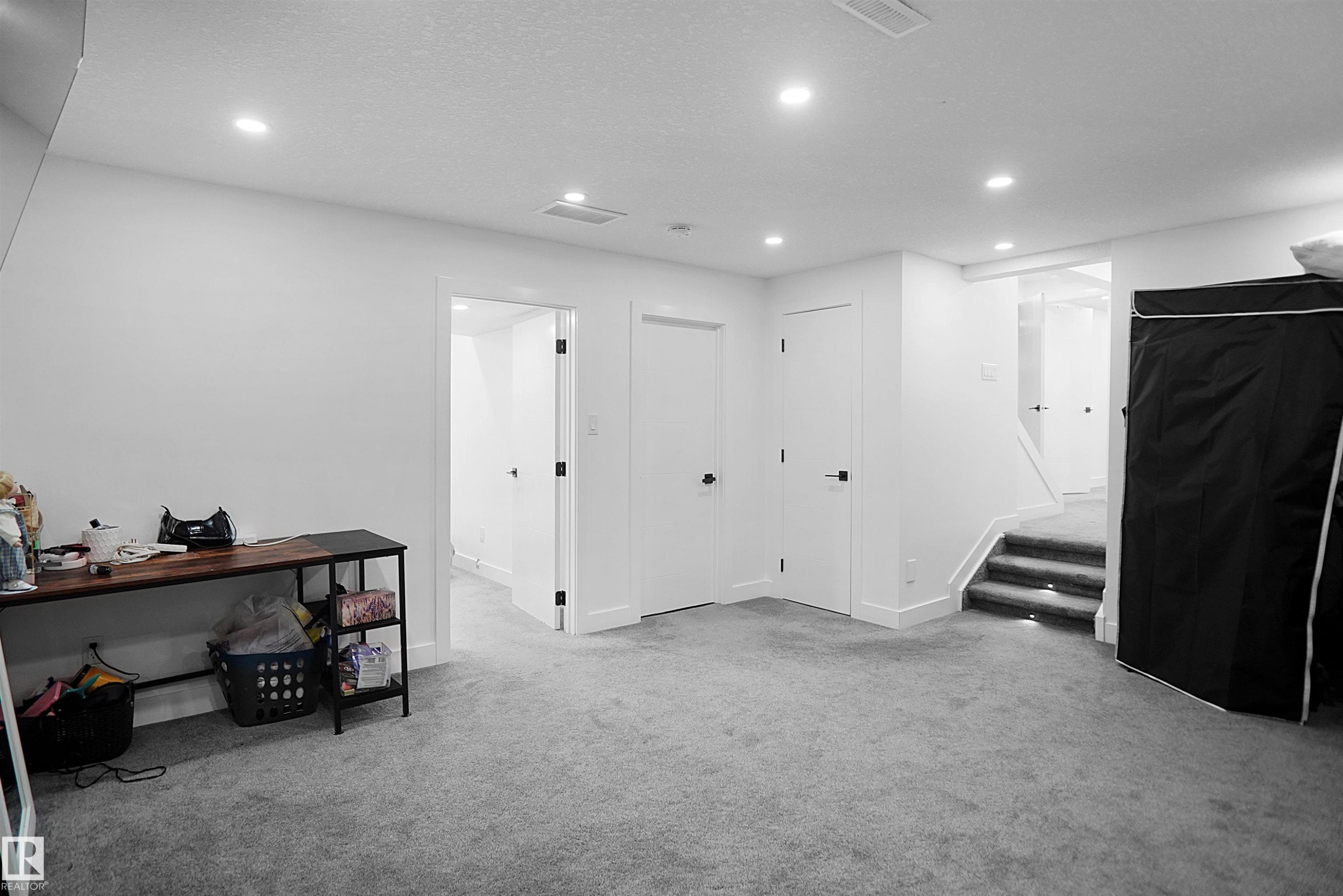 10018 173 Avenue, Edmonton, AB - Indoor
