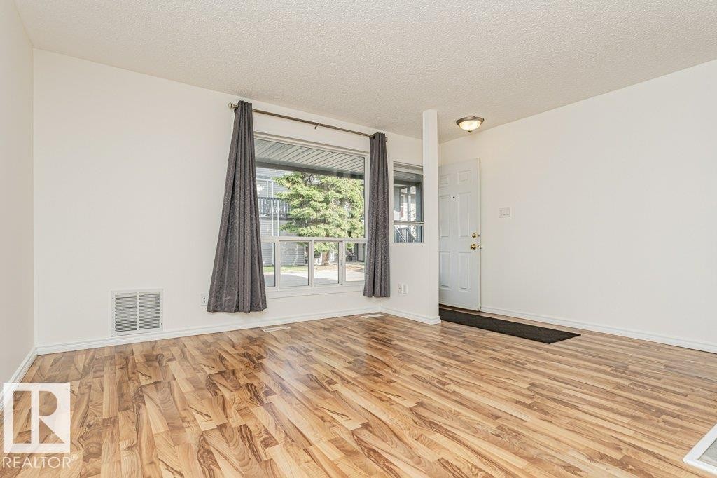 11 1503 Mill Woods Road E, Edmonton, AB