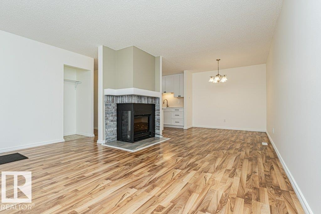 11 1503 Mill Woods Road E, Edmonton, AB