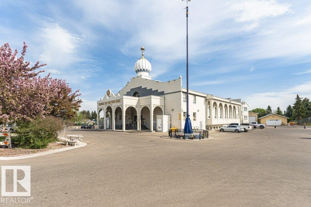 11 1503 Mill Woods Road E, Edmonton, AB