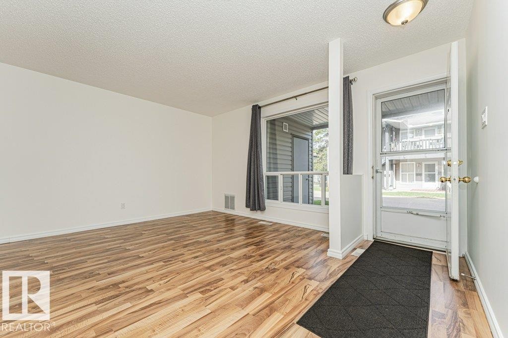 11 1503 Mill Woods Road E, Edmonton, AB