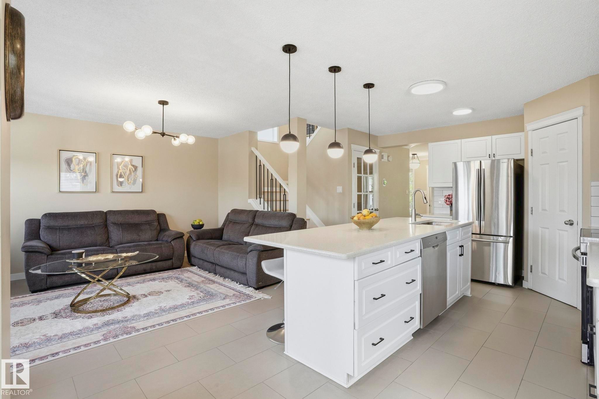 2049 Tanner Wynd Nw, Edmonton, AB - Indoor