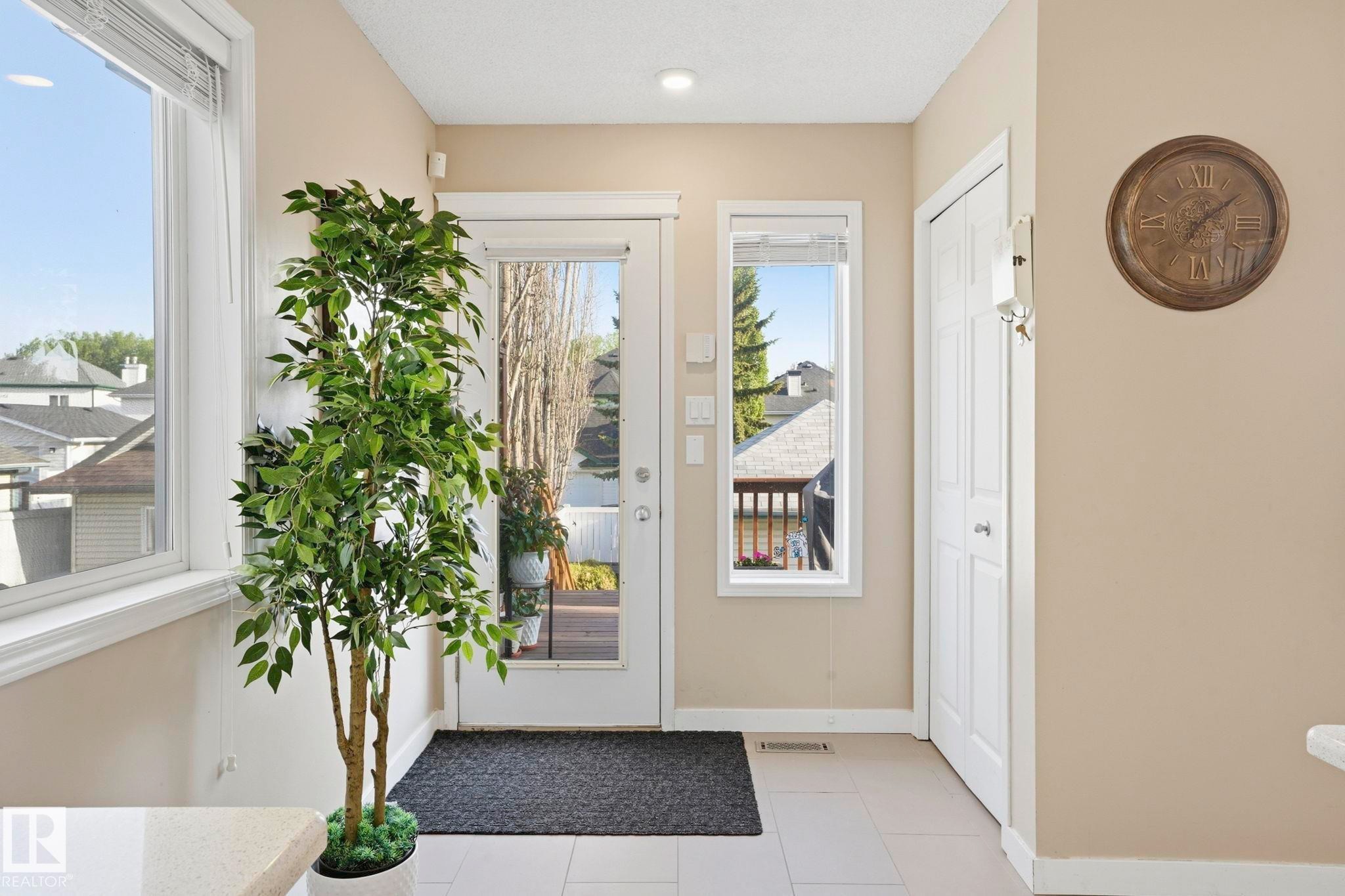 2049 Tanner Wynd Nw, Edmonton, AB - Indoor Photo Showing Other Room