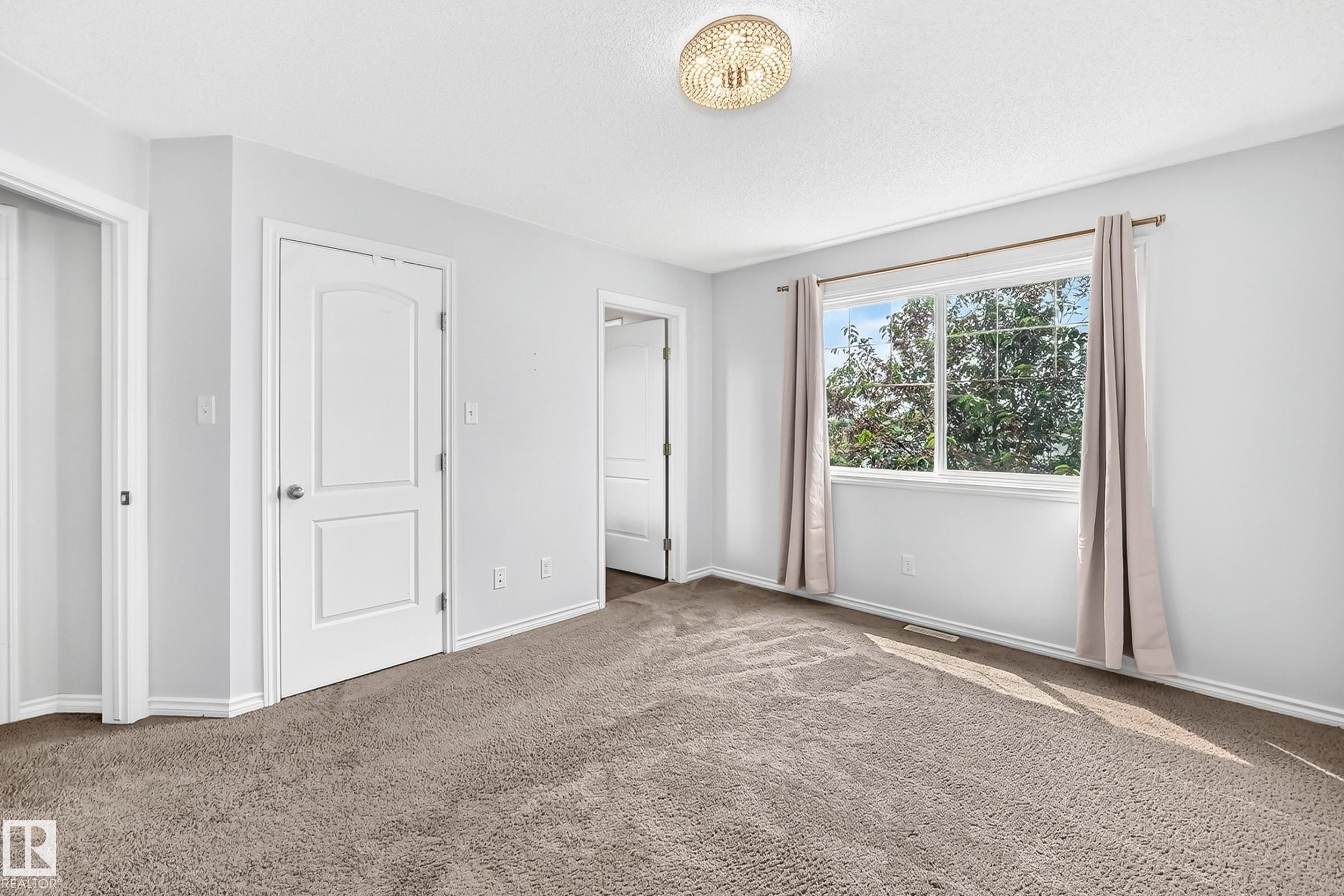 #21 8716 179 Av Nw, Edmonton, AB - Indoor Photo Showing Other Room