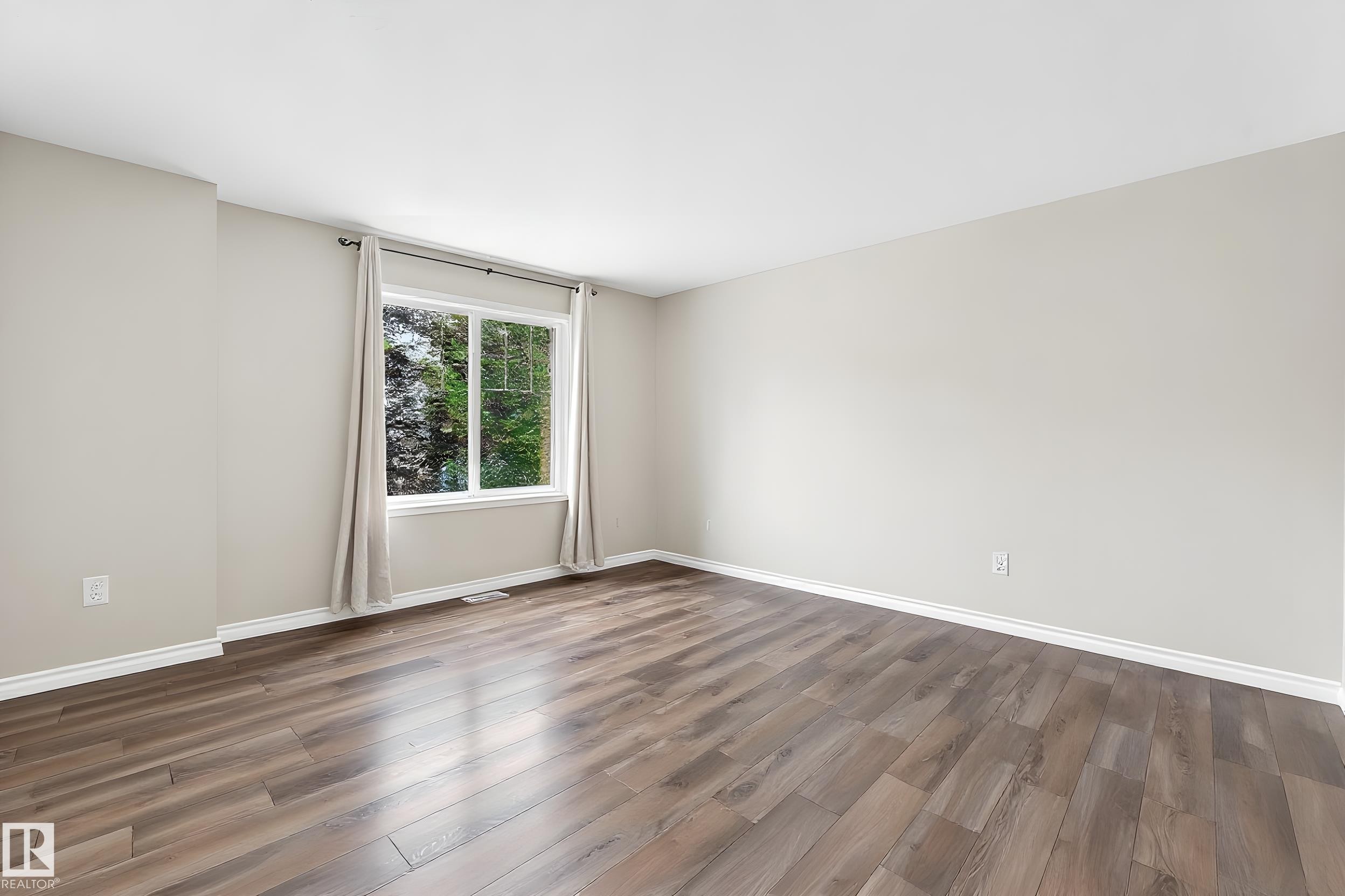 #21 8716 179 Av Nw, Edmonton, AB - Indoor Photo Showing Other Room