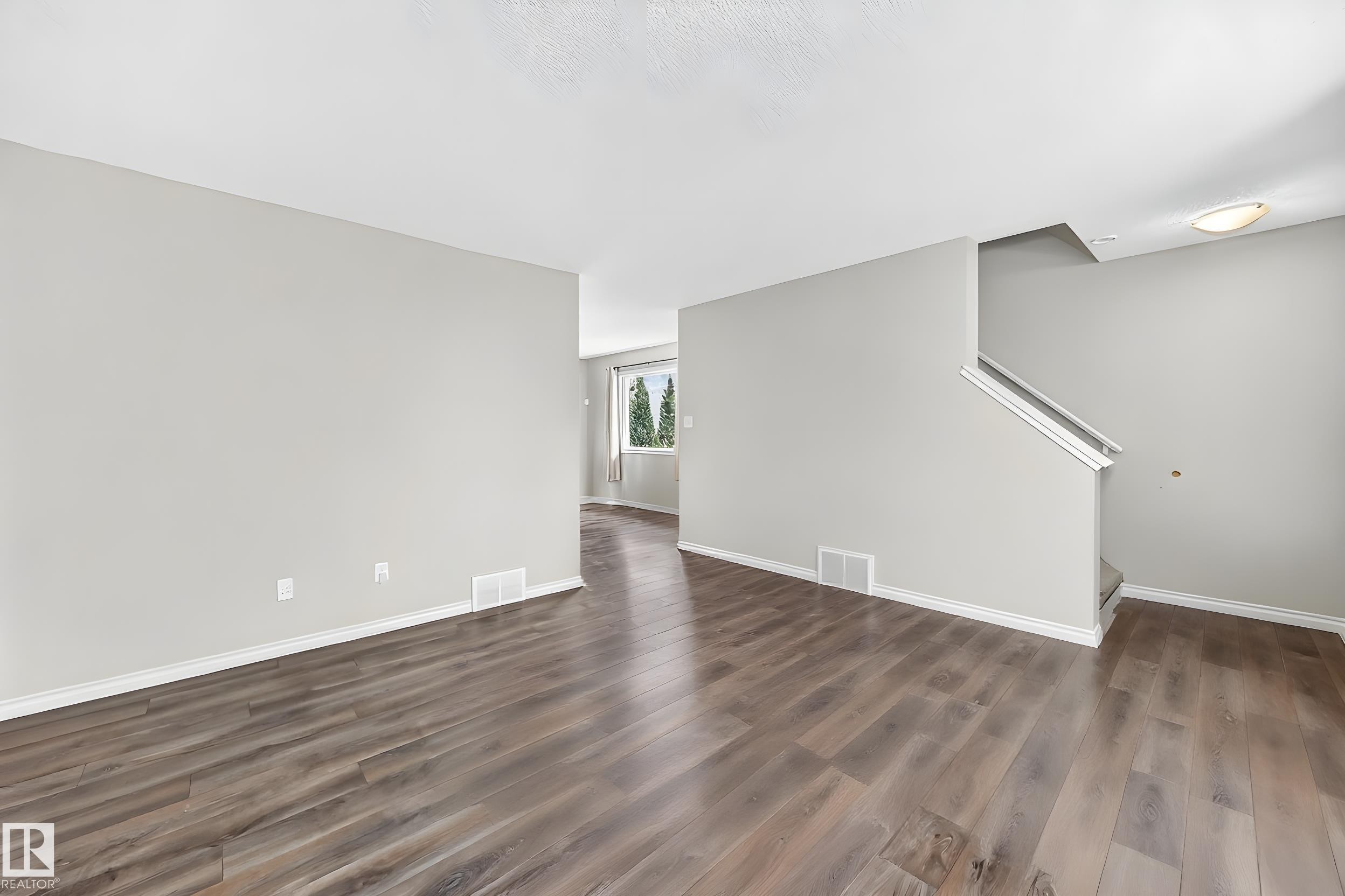 #21 8716 179 Av Nw, Edmonton, AB - Indoor Photo Showing Other Room