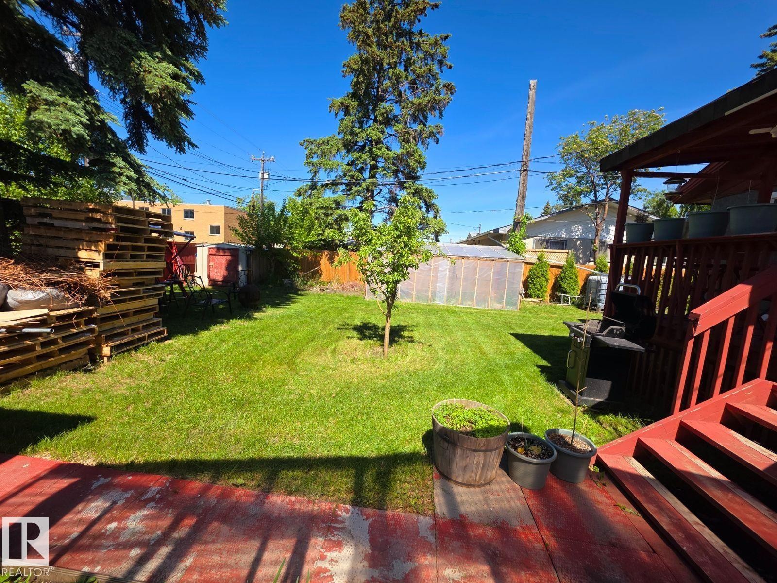 Yard - 10404 116 Avenue, Edmonton, AB