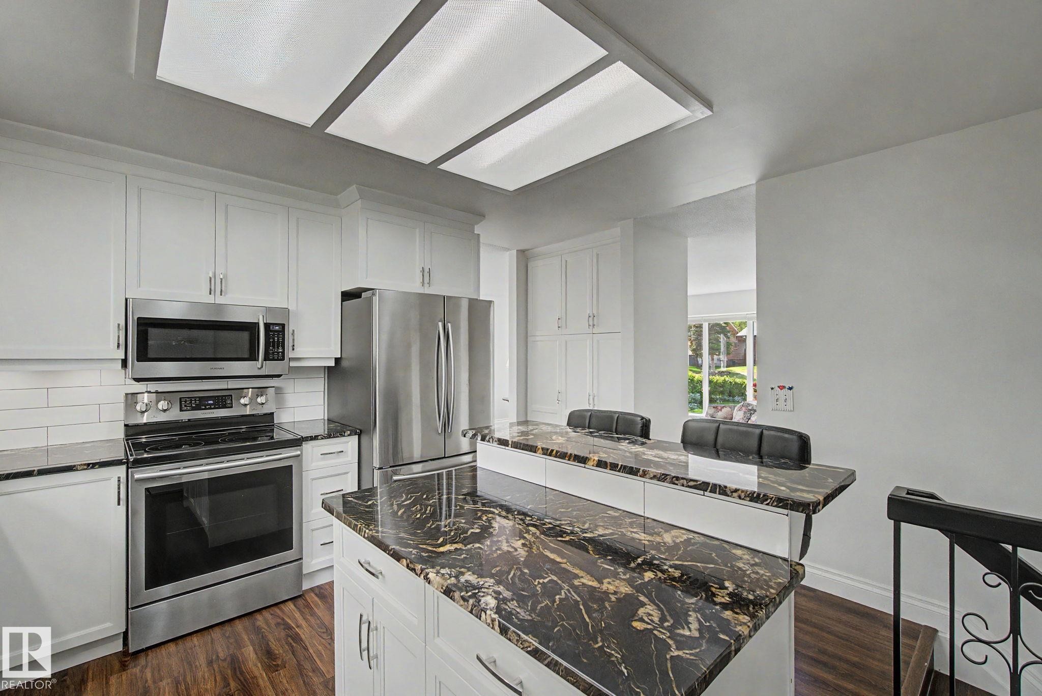 170 Westridge Rd, Edmonton, AB - Indoor Photo Showing Kitchen