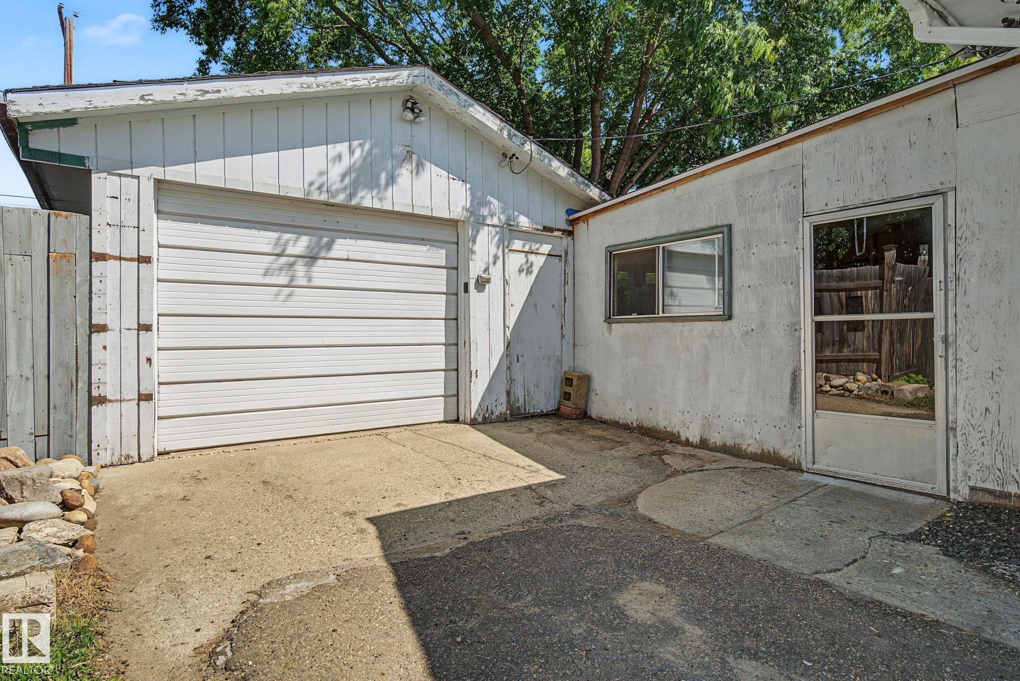 5116 49 Avenue, Onoway, AB