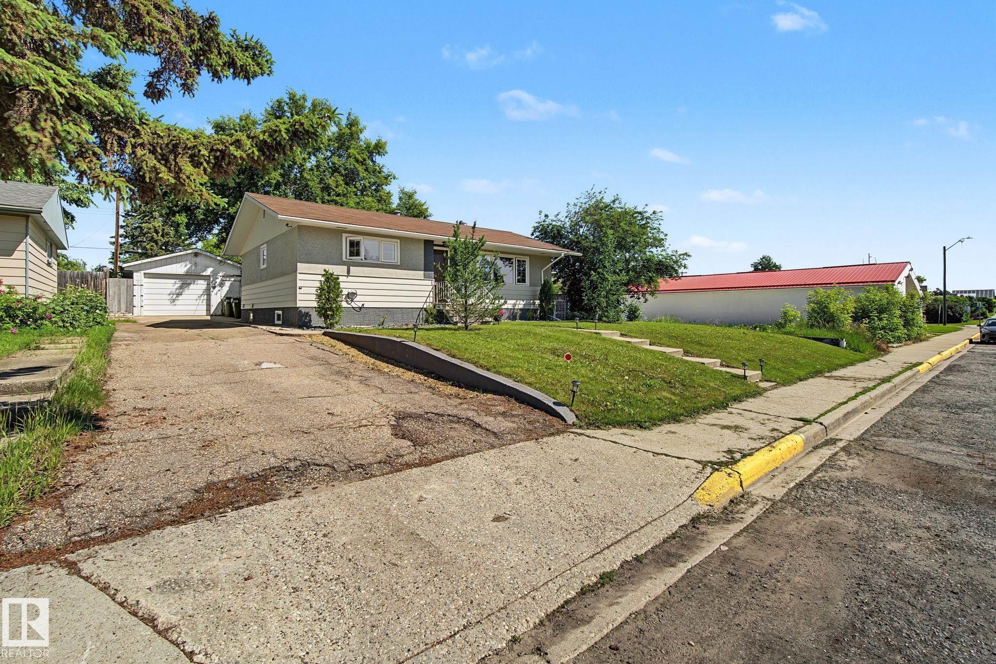 5116 49 Avenue, Onoway, AB