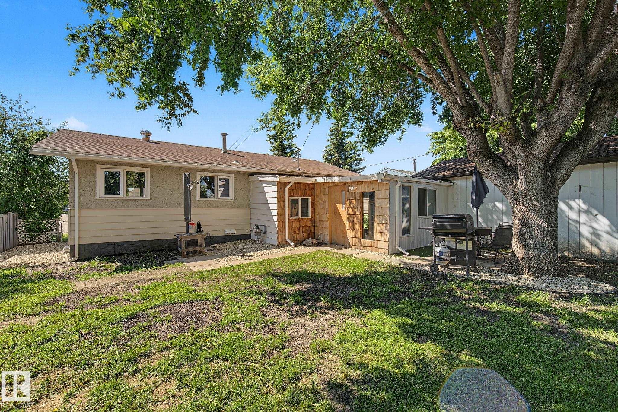 5116 49 Avenue, Onoway, AB