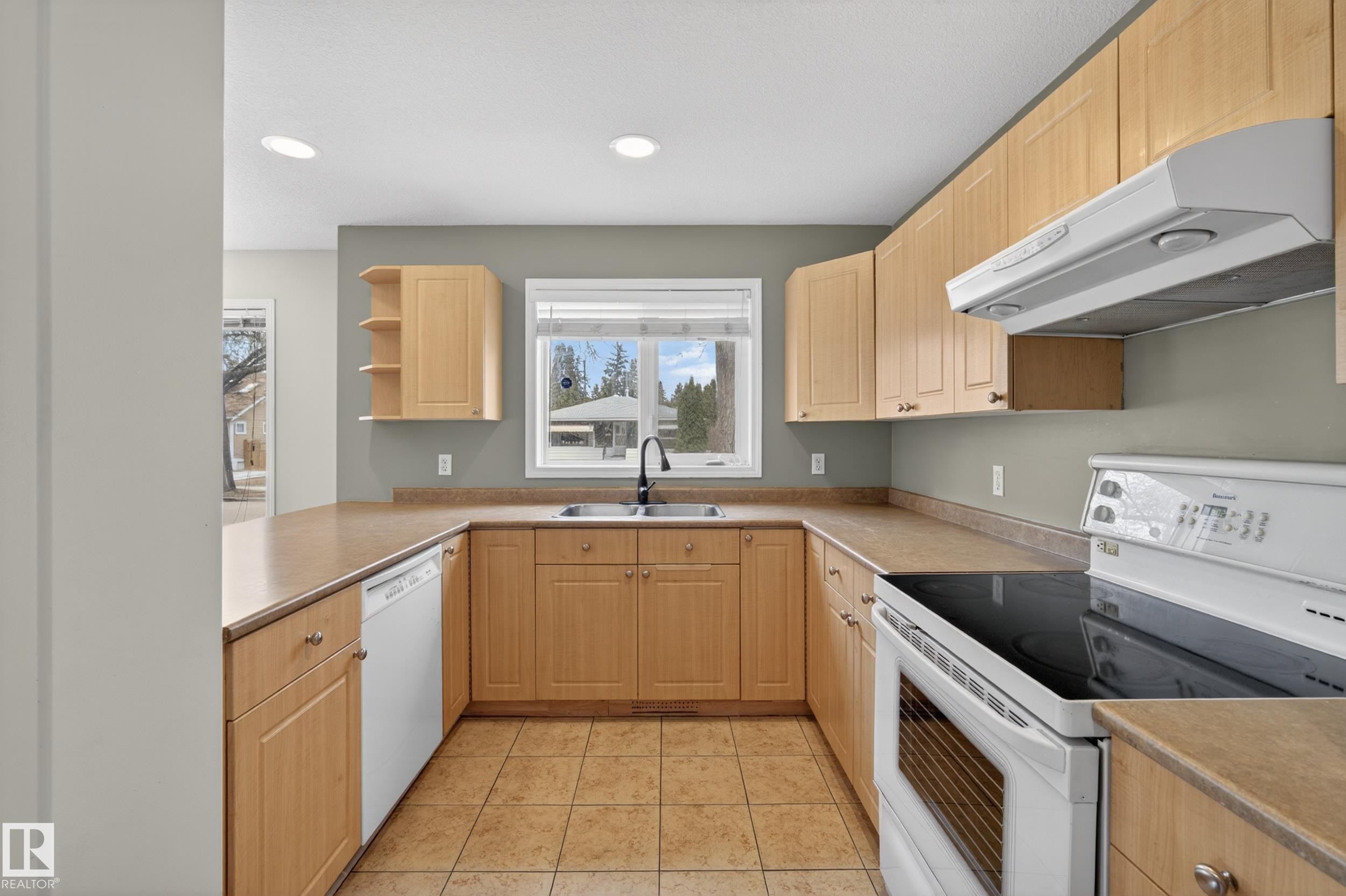 8721 88 Avenue, Edmonton, AB