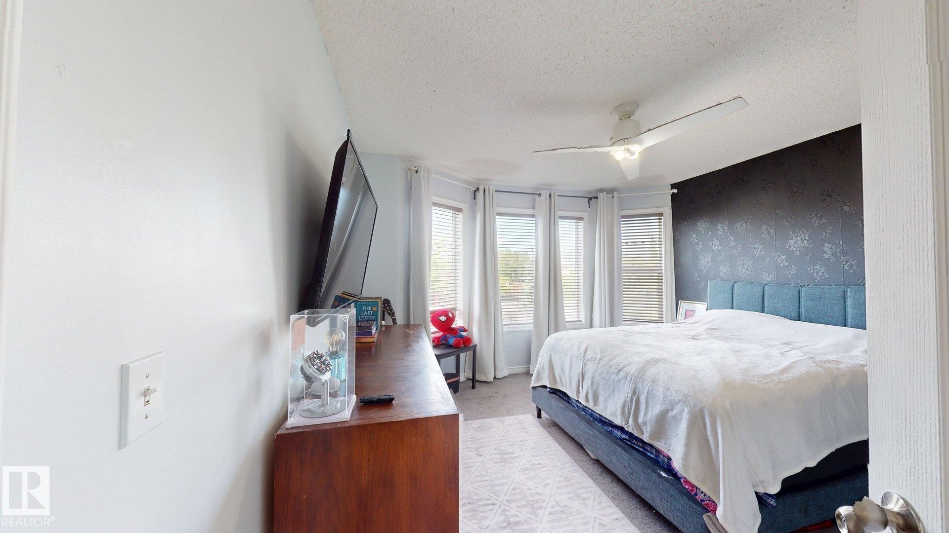 1808 36 Avenue Nw, Edmonton, AB - Indoor Photo Showing Bedroom