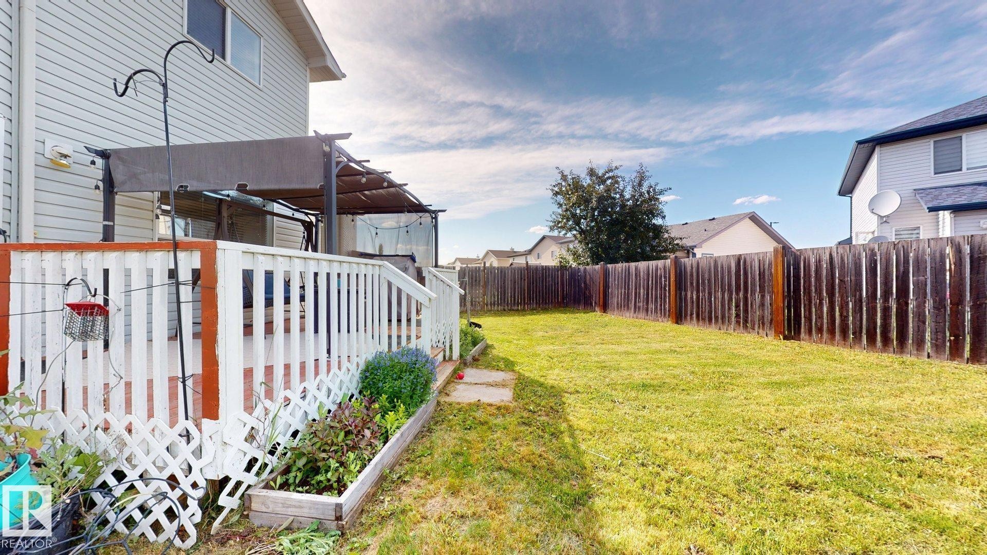 1808 36 Avenue Nw, Edmonton, AB - Outdoor