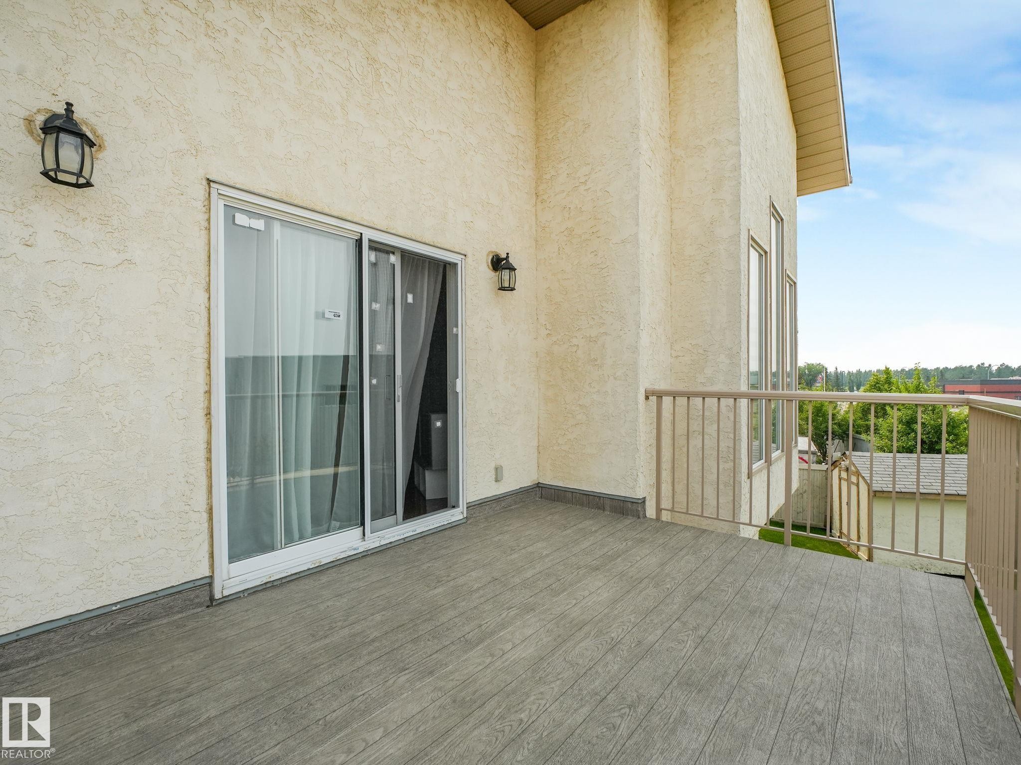 1058 James Crescent, Edmonton, AB