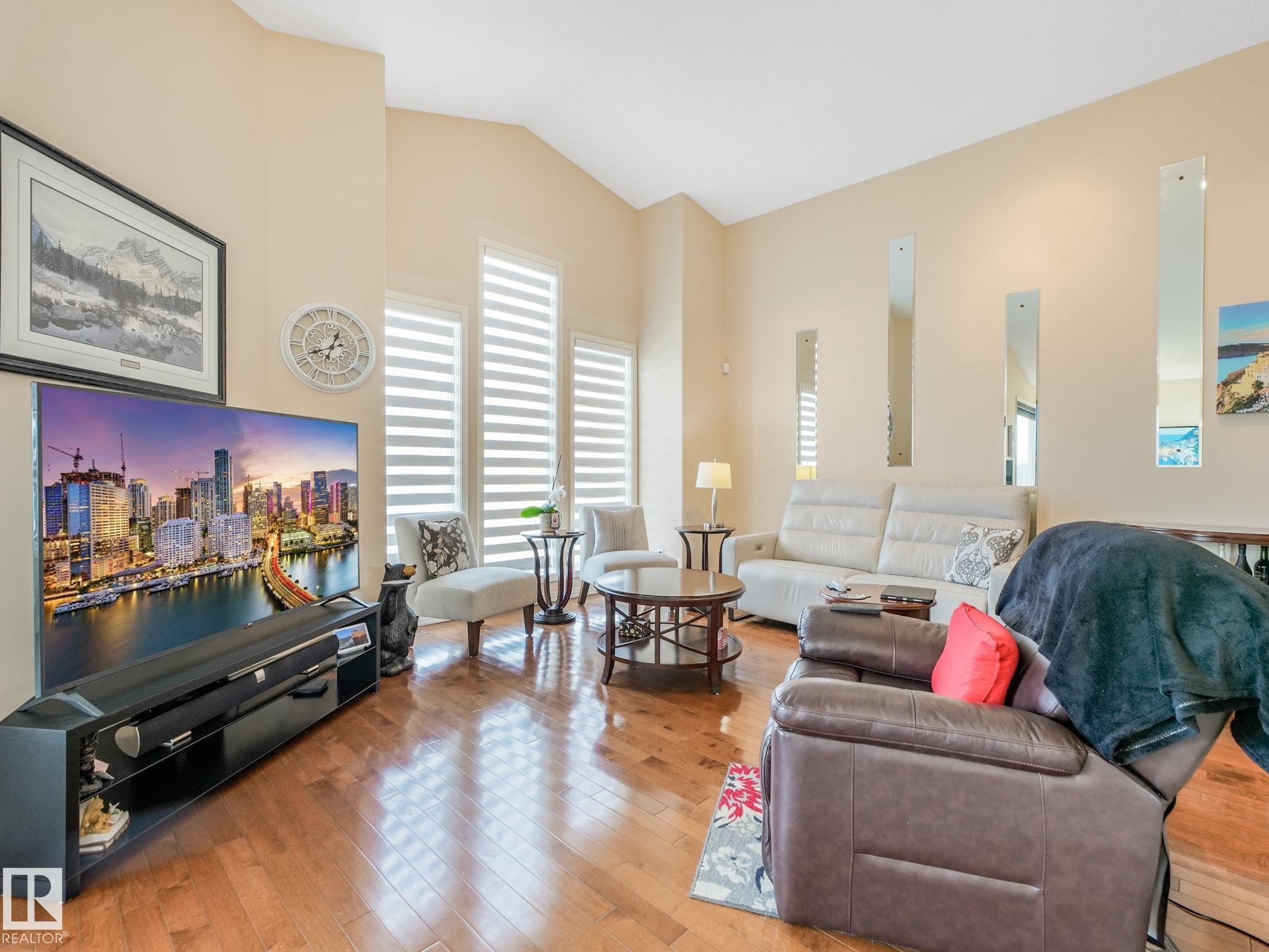 1058 James Crescent, Edmonton, AB